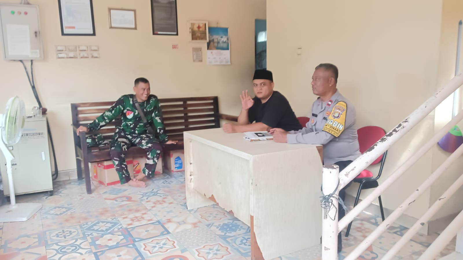 Perkuat Keamanan Objek Vital, Sinergitas TNI-Polri Pantau Area SPBU di Padurenan Mustikajaya