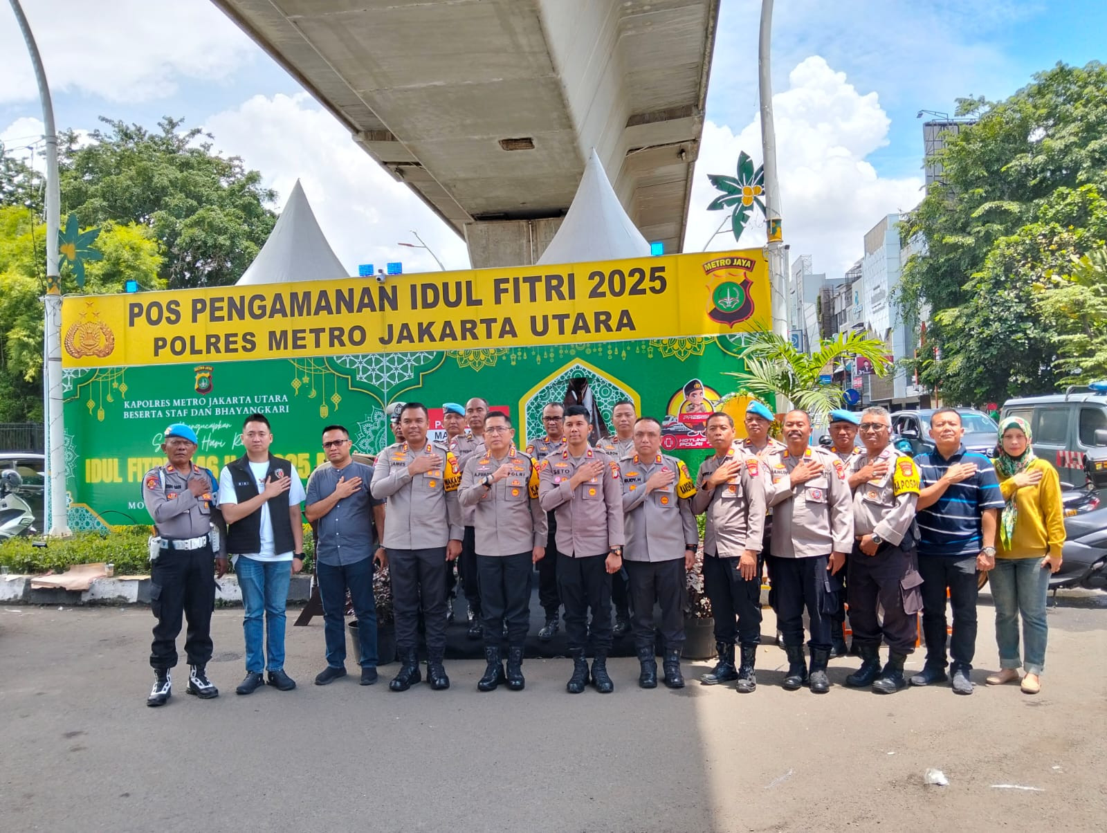 Kapolres Metro Jakarta Utara Tinjau Pospam Idul Fitri 2025 di Bundaran MKG