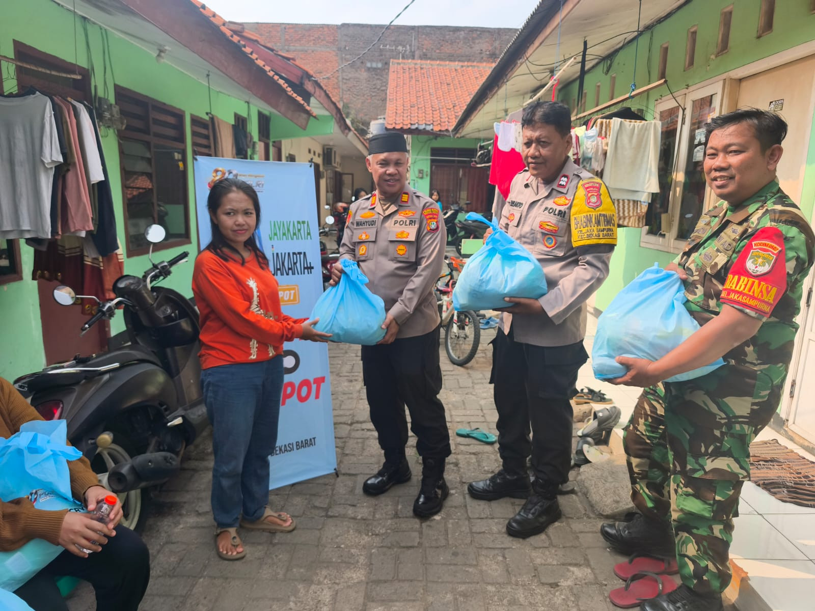 Kapolsek Bekasi Barat Gelar Jakarta On The Spot di Jakasampurna, Ajak Warga Cegah Tawuran dan Judi Online