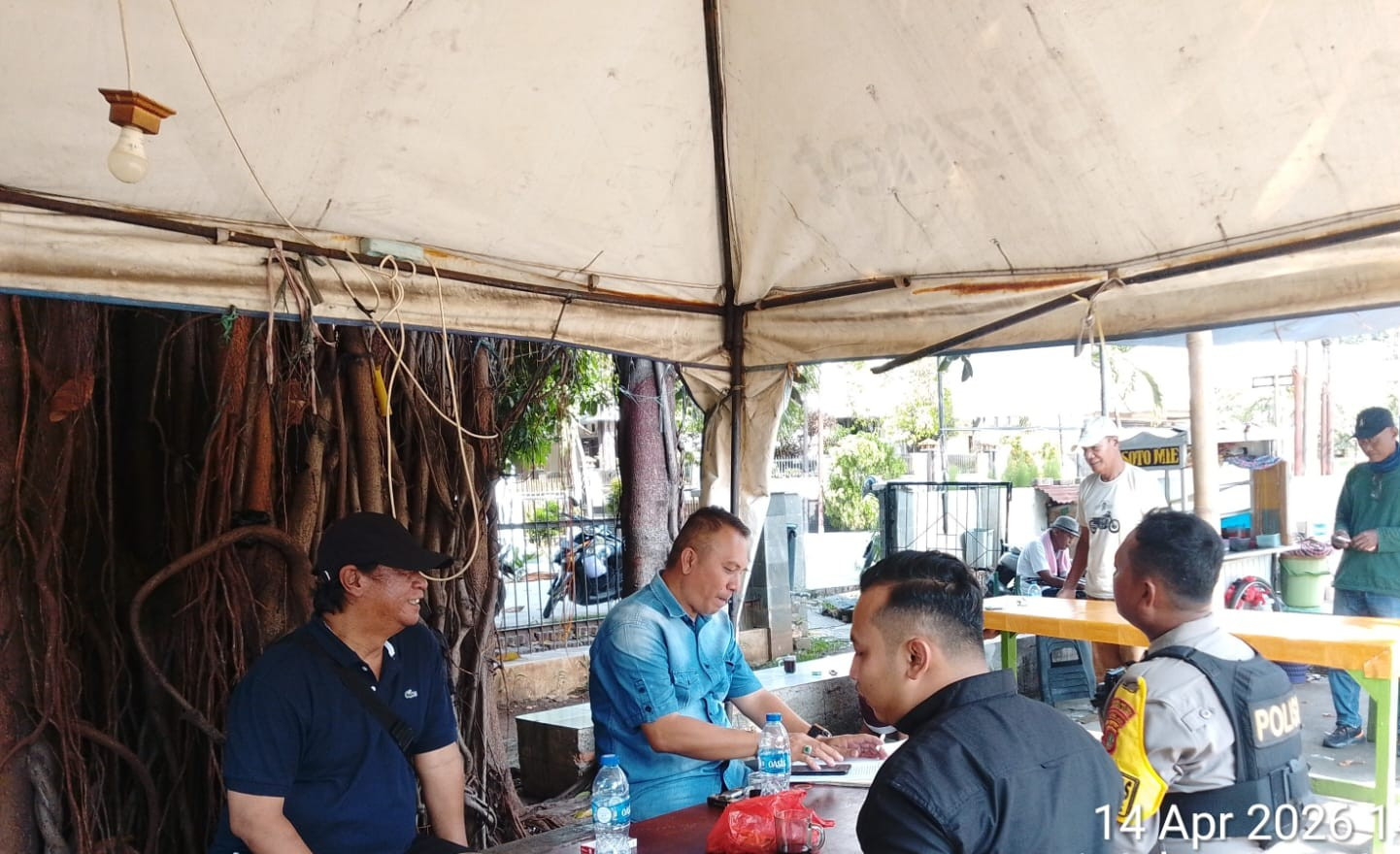 Quick Respon Polsek Cilincing Tindaklanjuti Aduan Warga Melalui 110 Terkait Pengerusakan Pagar Rumah