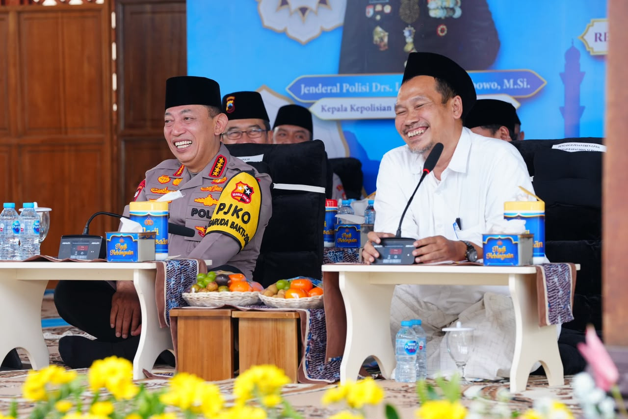 Kapolri Bersama Gus Baha: Jaga Persatuan agar Indonesia Terus Tumbuh dan Maju