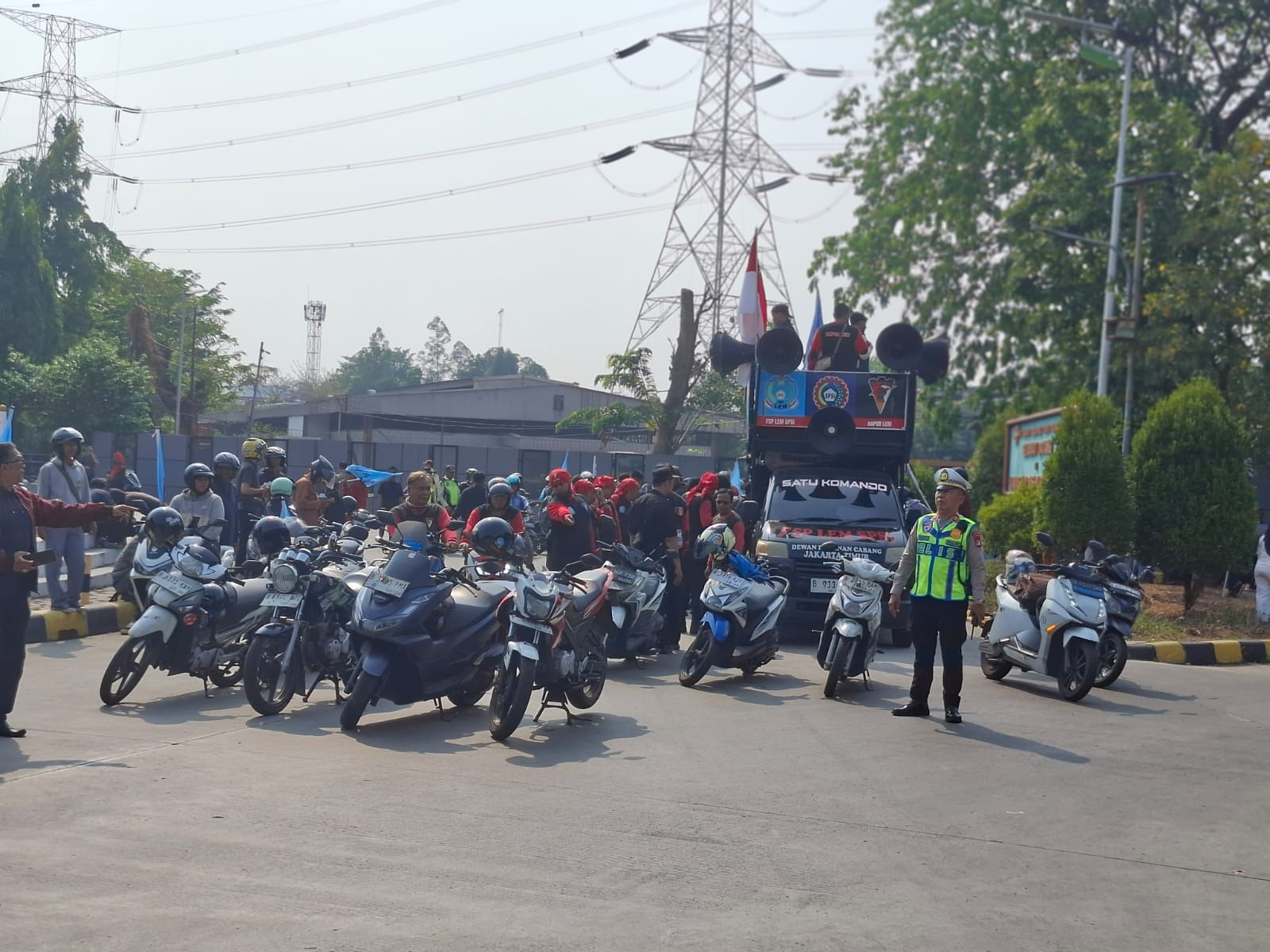 Di Tengah Aksi Buruh, Polisi Kedepankan Dialog dan Jaga Ruang Demokrasi