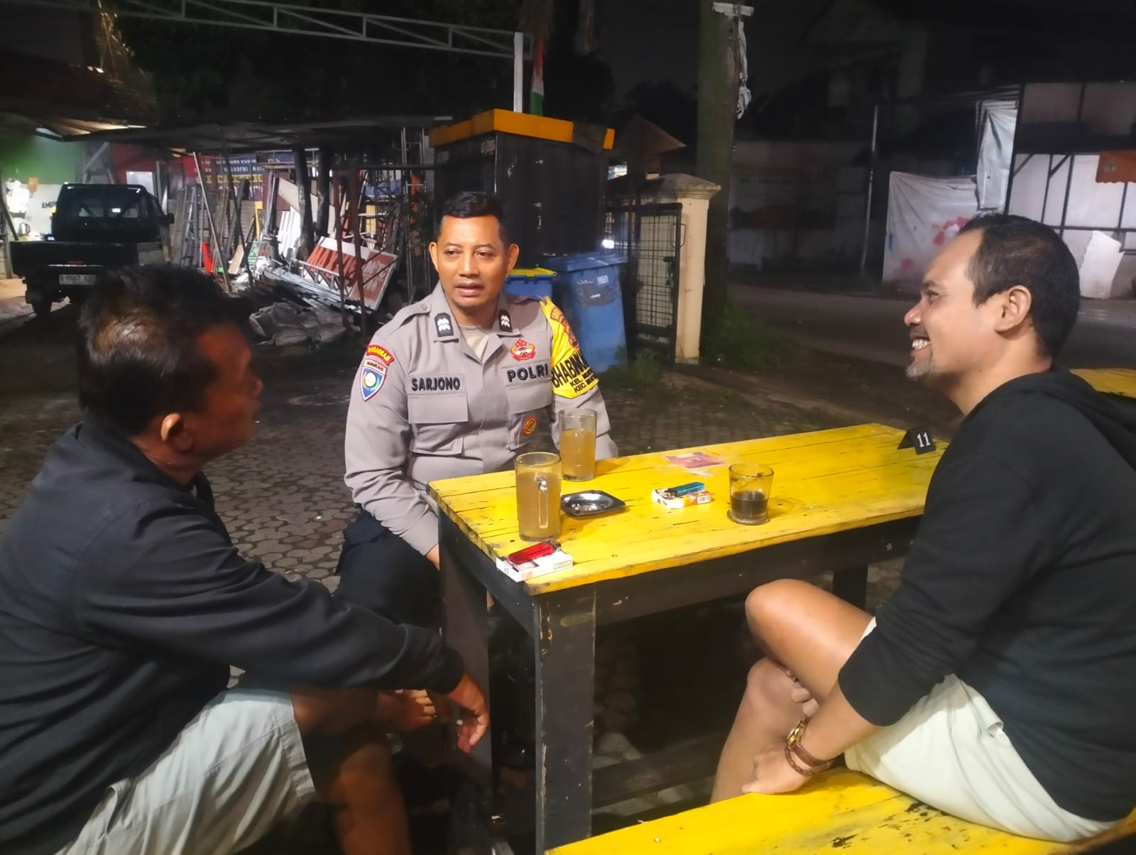 Ajak Karang Taruna Berperan Aktif, Bhabinkamtibmas Mustikasari Intensifkan Patroli Malam