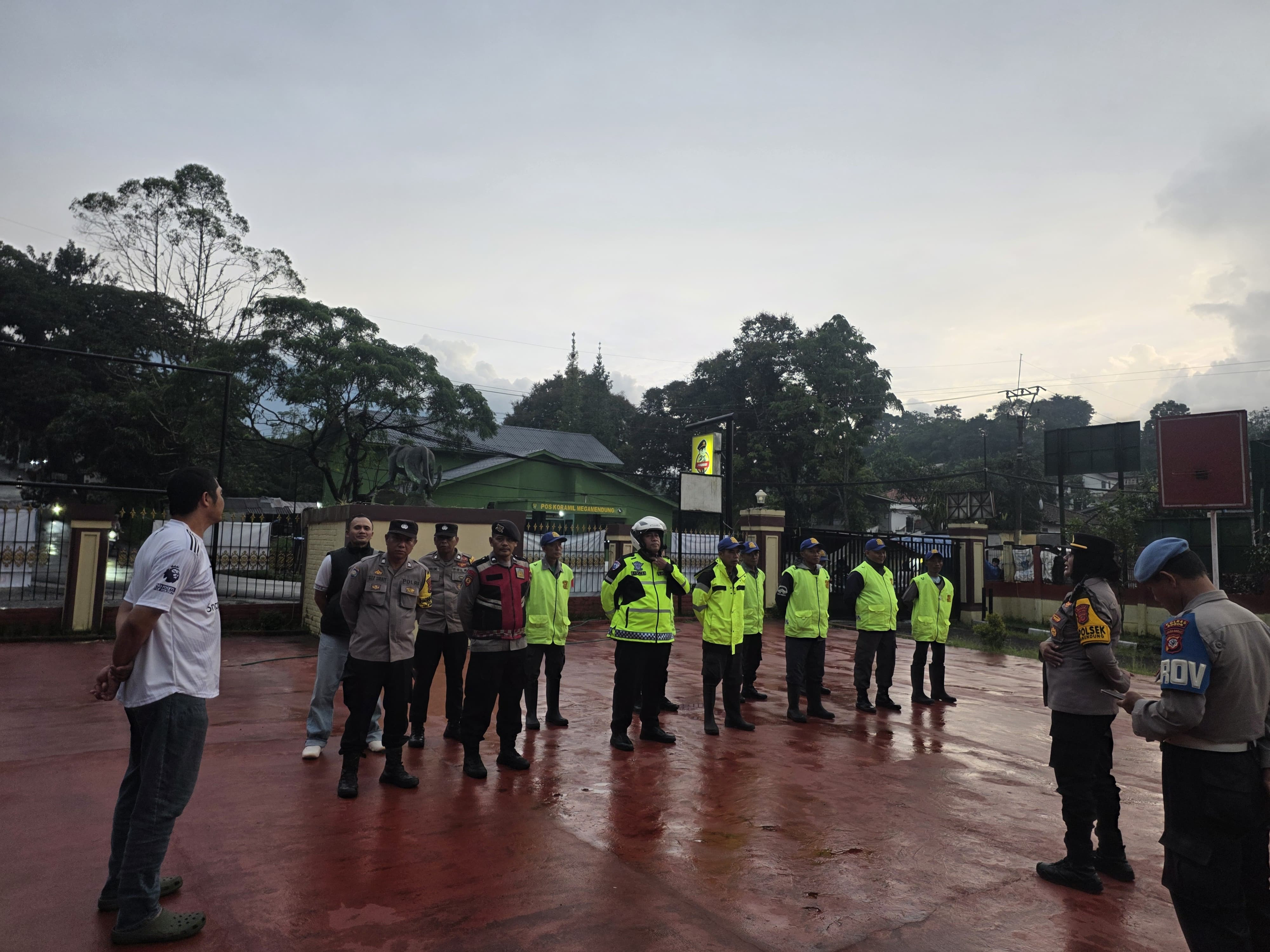 Kapolsek Megamendung: Pengamanan Malam Takbir Demi Kenyamanan Warga dan Kelancaran Mudik