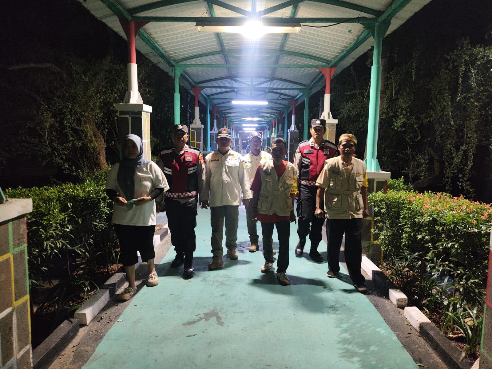 Patroli Malam Gabungan di Kepulauan Seribu Selatan, Polisi Ajak Warga Aktif Jaga Keamanan Lingkungan