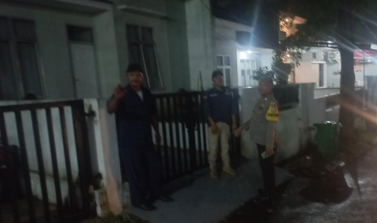 Bhabinkamtibmas Monitoring Rumah Kosong Perum Bojong Menteng Rawa Lumbu Kota Bekasi