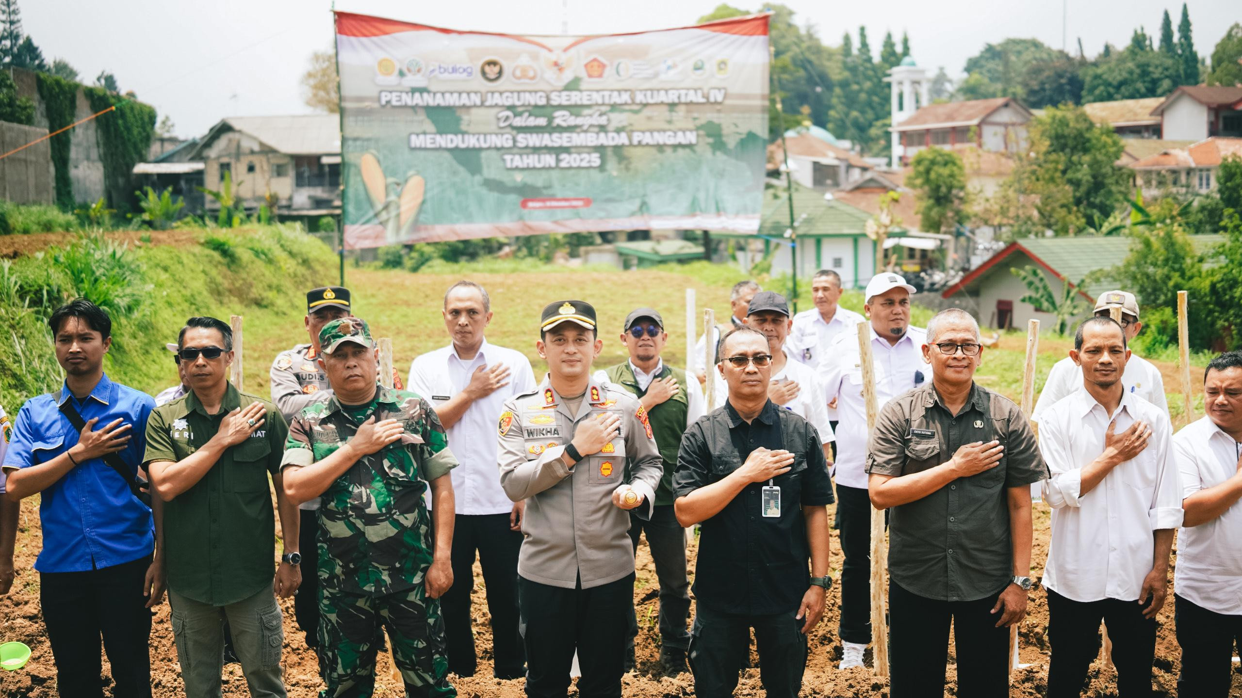 Polres Bogor Laksanakan Penanaman Jagung Serentak Kuartal IV Dukung Program Ketahanan Pangan Nasional