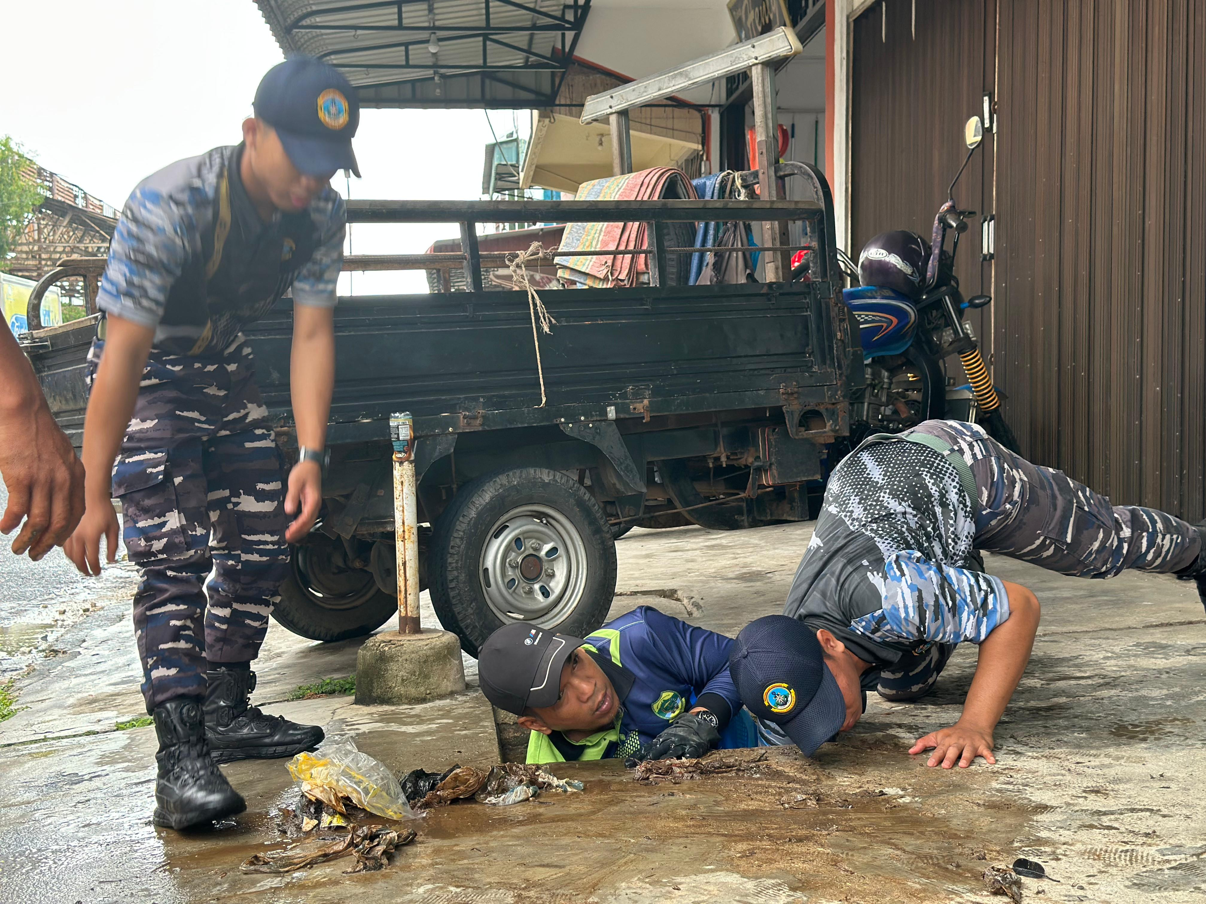 Wujud Nyata 8 Wajib TNI, Lanal Dabo Singkep Bersama Warga Gelar Gotong Royong di Tiga Lokasi Kecamatan Dabo