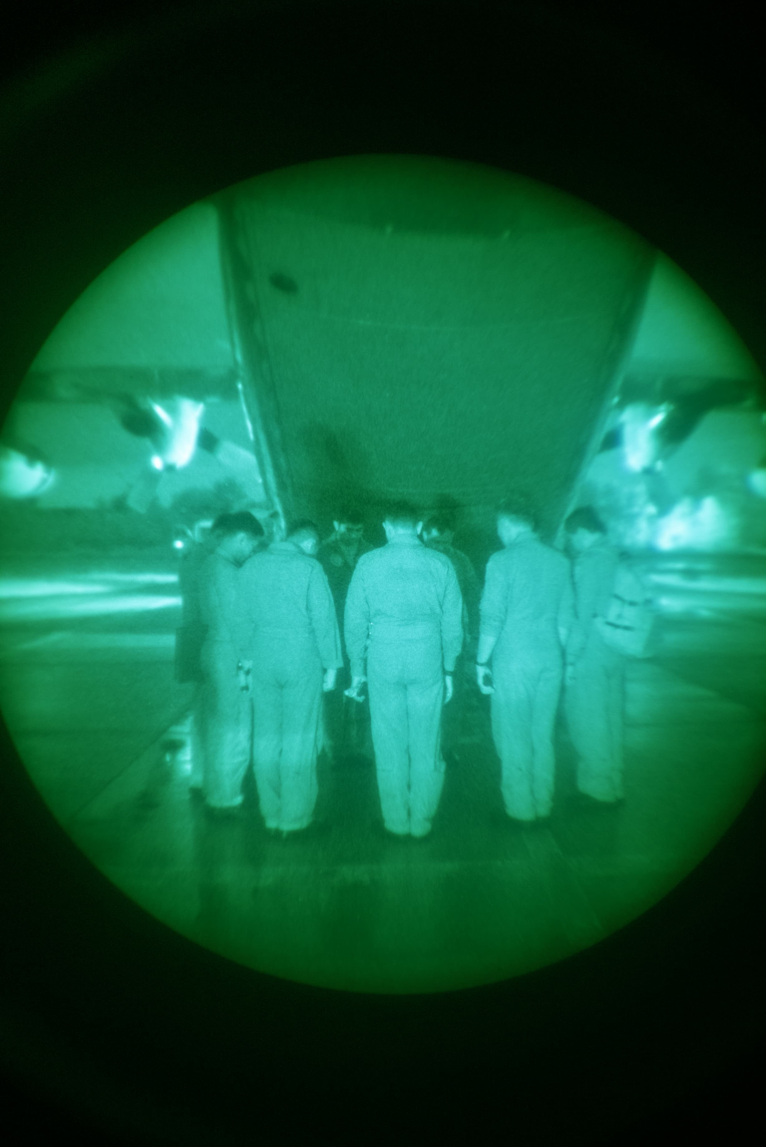 Skadron Udara 33 Lanud Sultan Hasanuddin Gelar Latihan Terbang Malam Menggunakan NVG