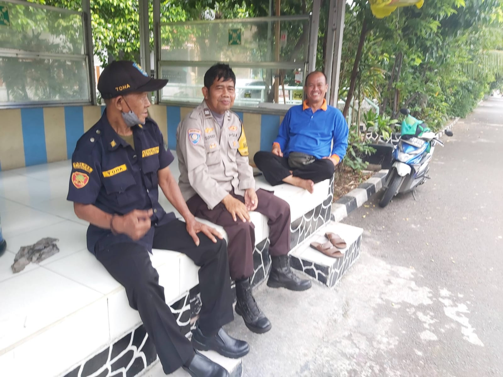 Bhabinkamtibmas Kelurahan Rawabadak Selatan Giat Sambang Warga, Tegaskan Pentingnya Keamanan Lingkungan