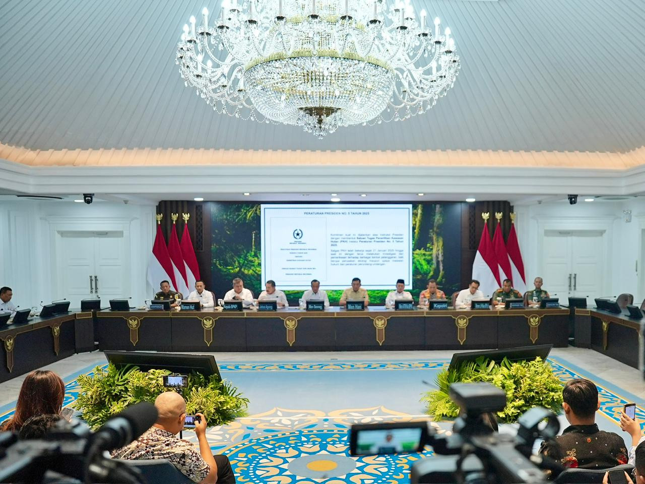 Prabowo Resmi Cabut Izin 28 Perusahaan Pelanggar Aturan di Provinsi Terdampak Bencana