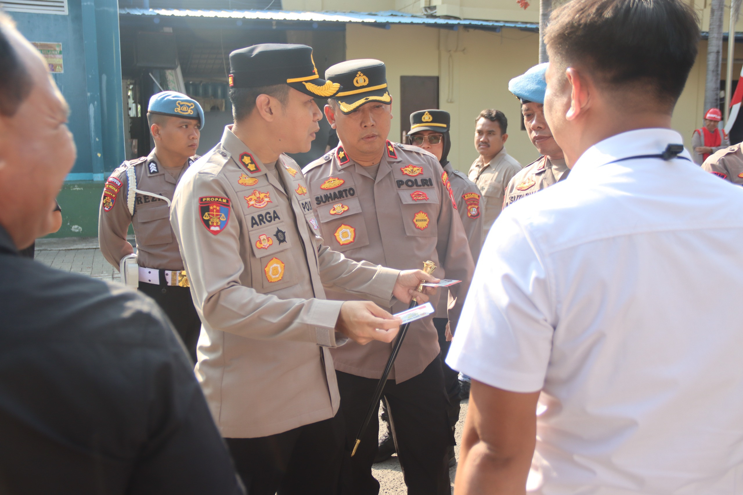 Kapolres Kepulauan Seribu Gelar Gaktiplin Usai Apel Pagi di Marina Ancol