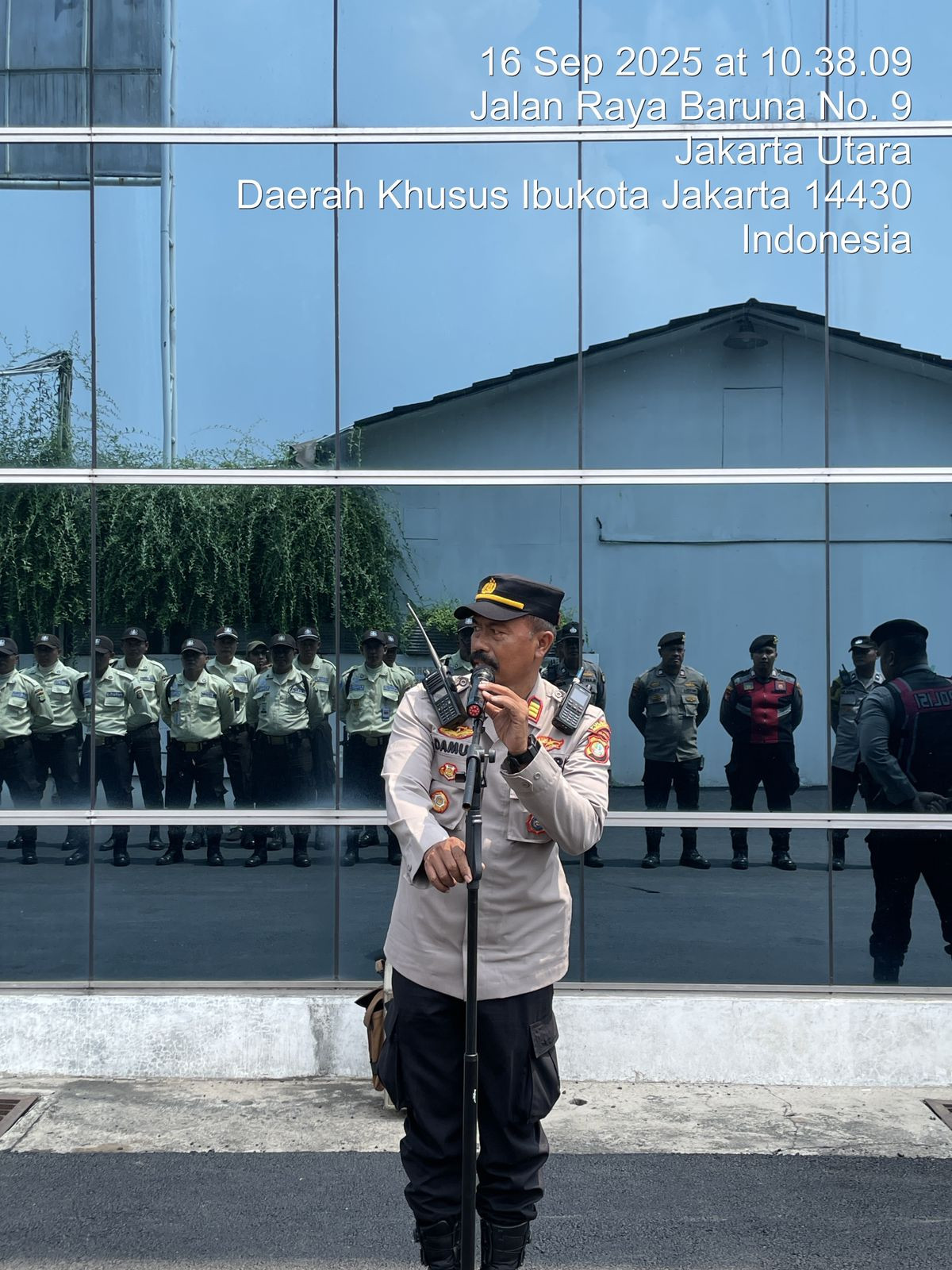 Polsek Pademangan Gelar Apel Pengamanan Aksi Unjuk Rasa GARDANTARA di PT Charoen Pokphand Indonesia