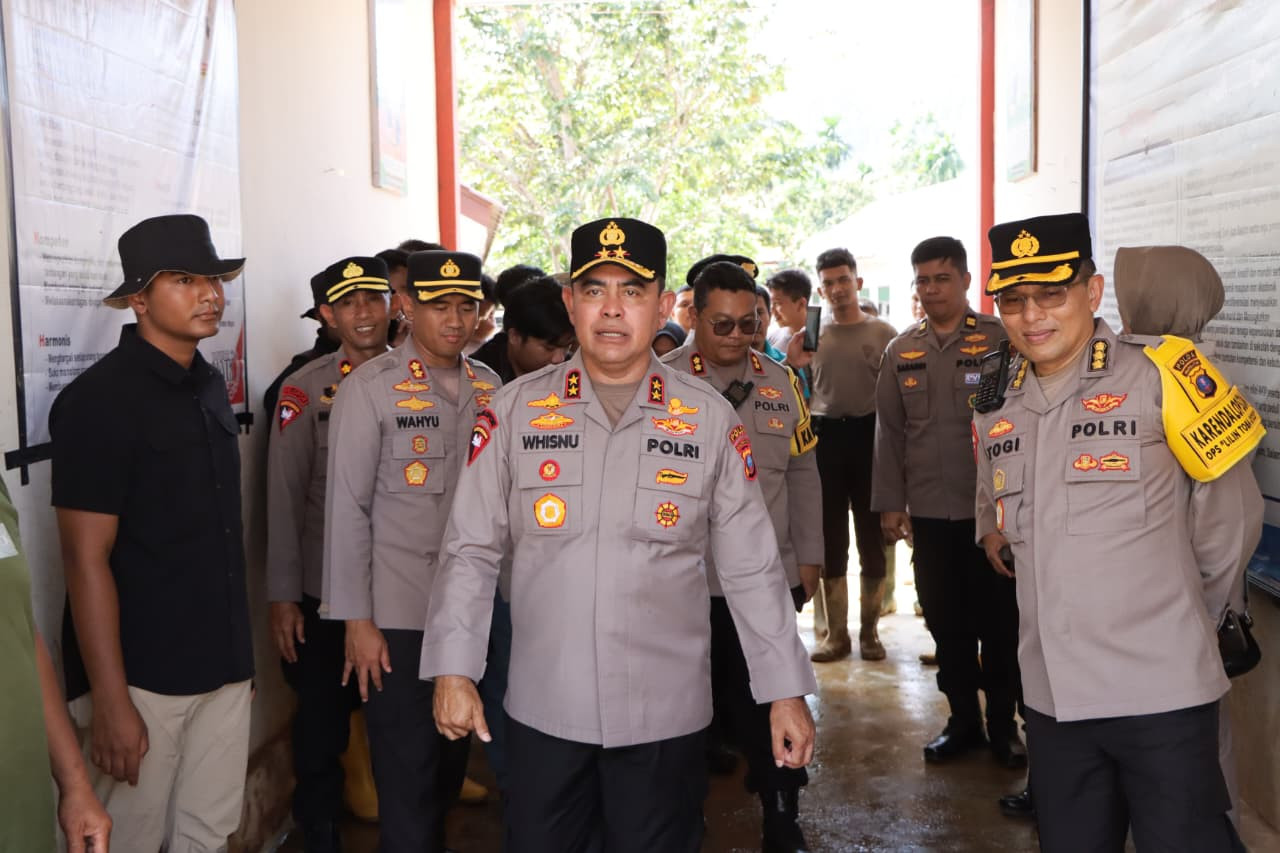 Kapolda Sumut Tinjau Langsung Lokasi Pasca Bencana di Tapanuli Tengah, Pastikan Penanganan Berjalan Optimal