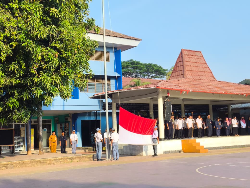 Kegiatan Program "Police Go to School dan Cooling System" Polsek Metro Penjaringan di SMK Negeri 56 Jakarta