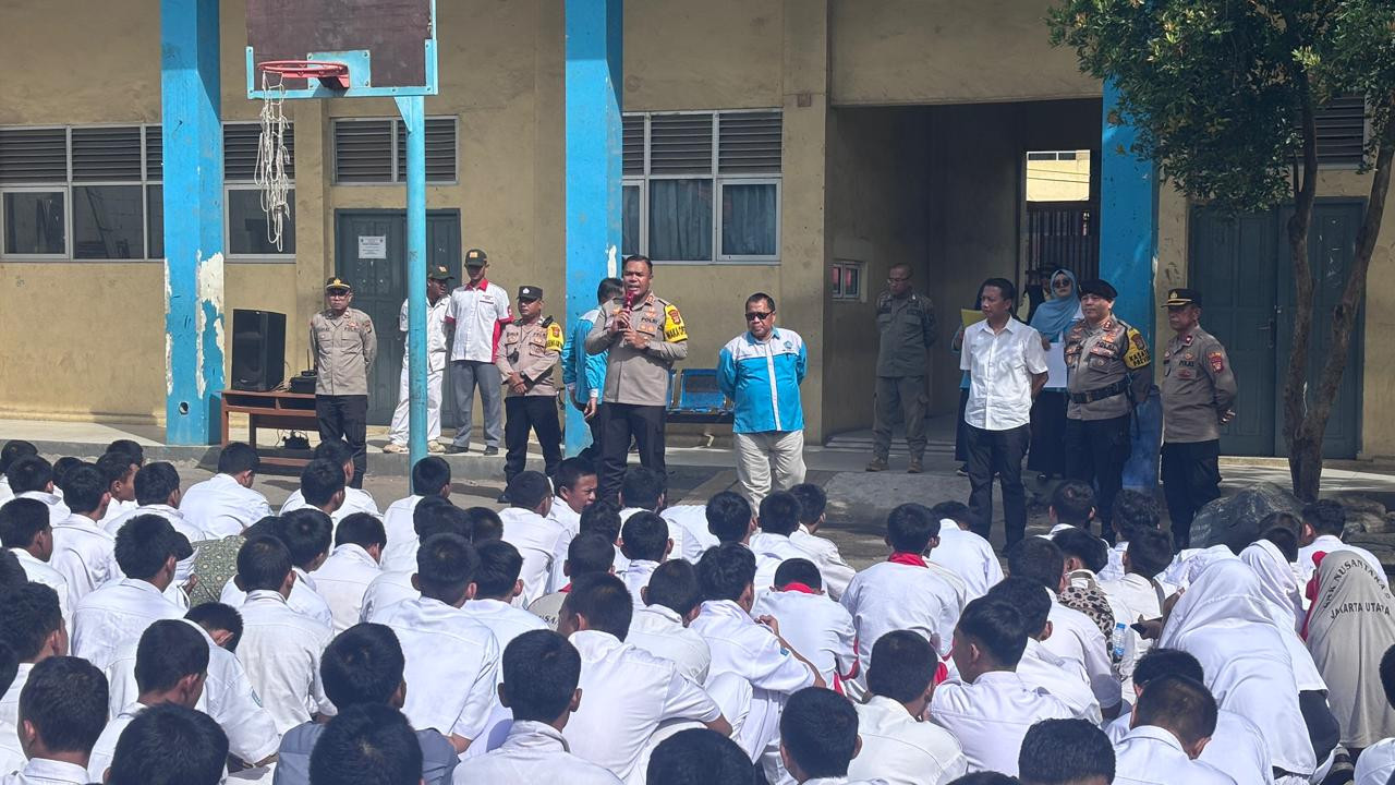 Wakapolres Jakut Gelar Program Police Goes To School di SMP/SMK Nusantara 2
