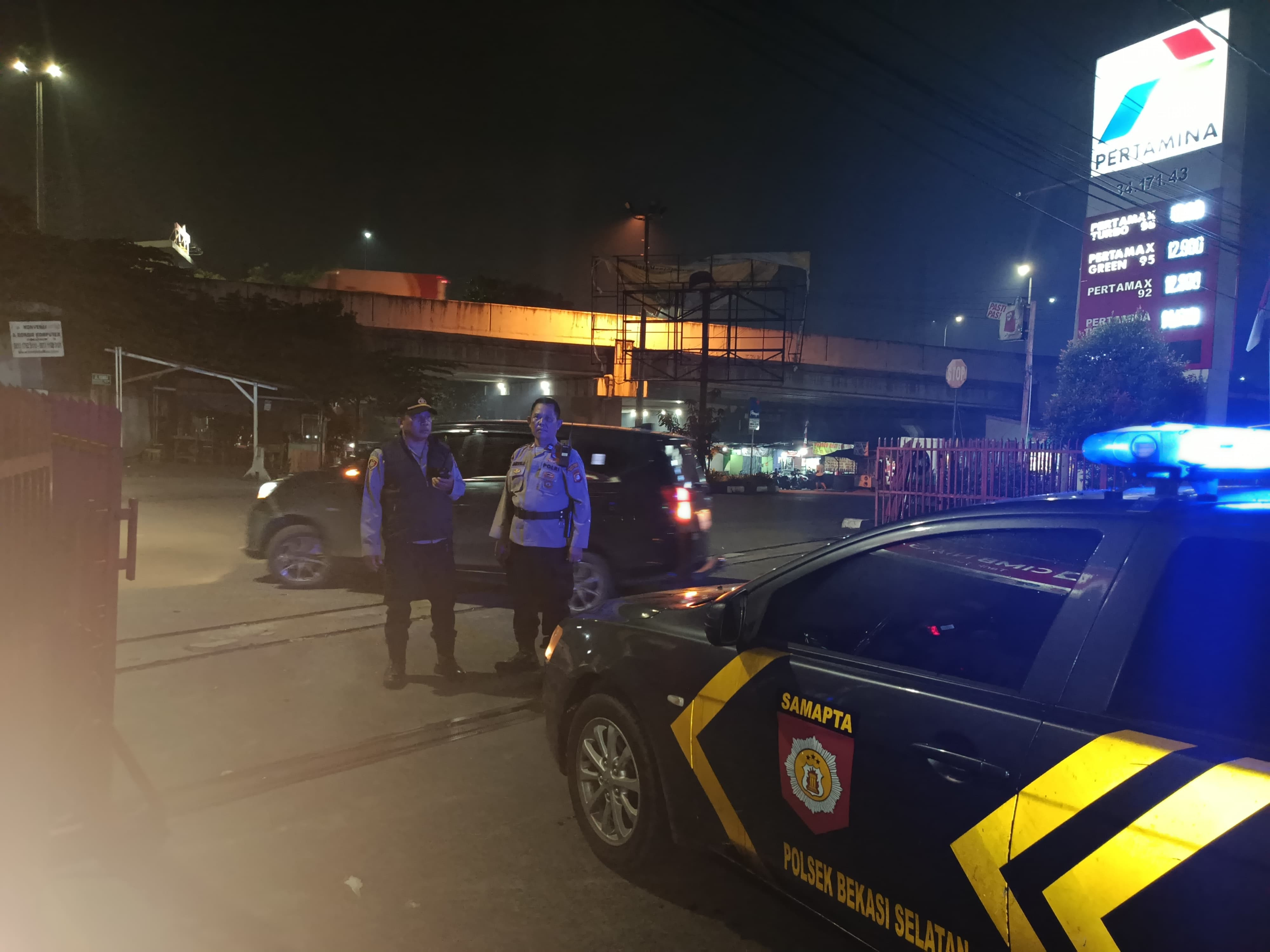 Patroli Rutin, Polsek Bekasi Selatan Antisipasi Gangguan Kamtibmas