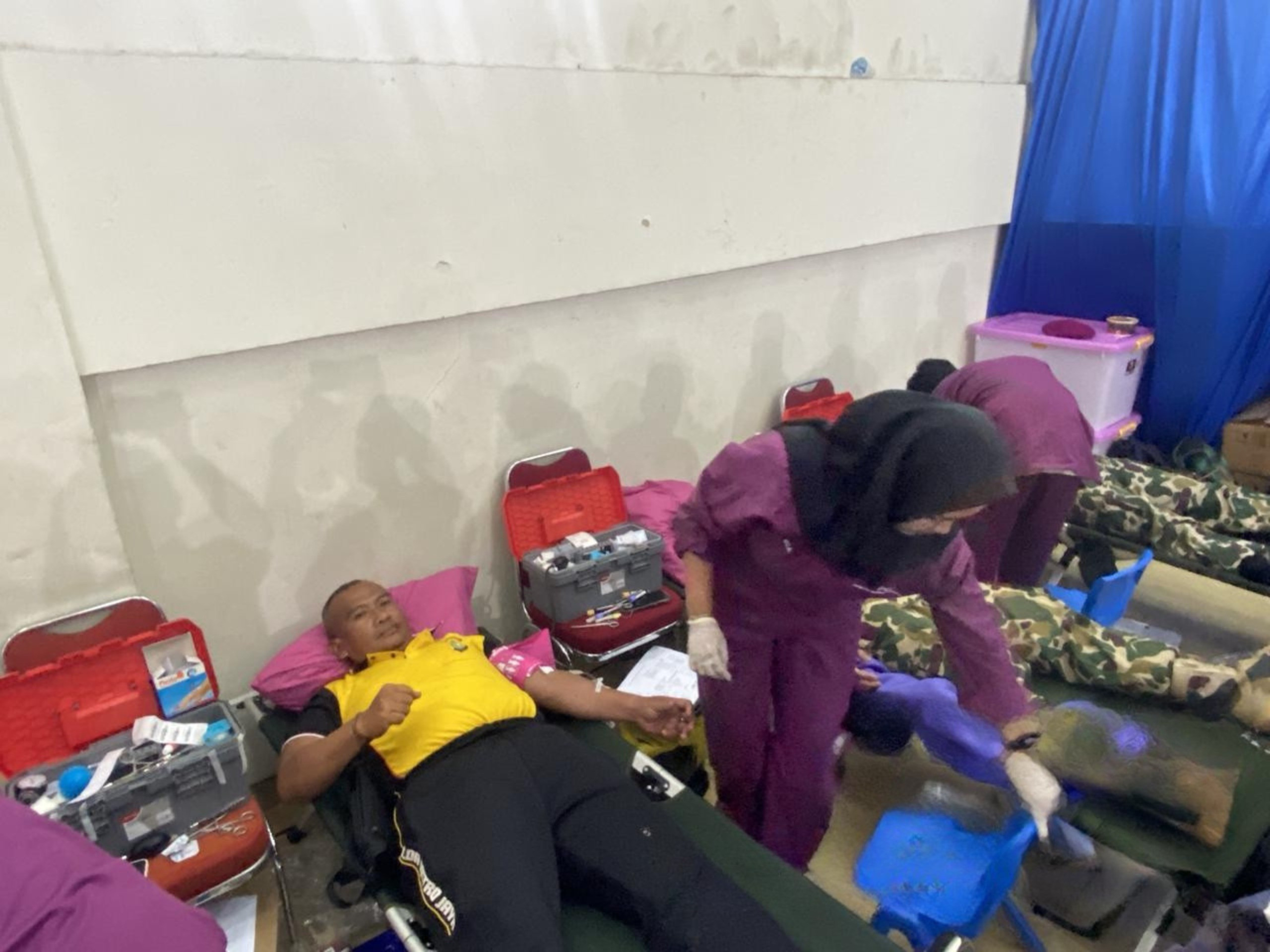 Brimob Metro Jaya mengikuti Donor Darah dalam rangka HUT Ke-80 Korps Marinir, Wujud Sinergitas TNI–Polri