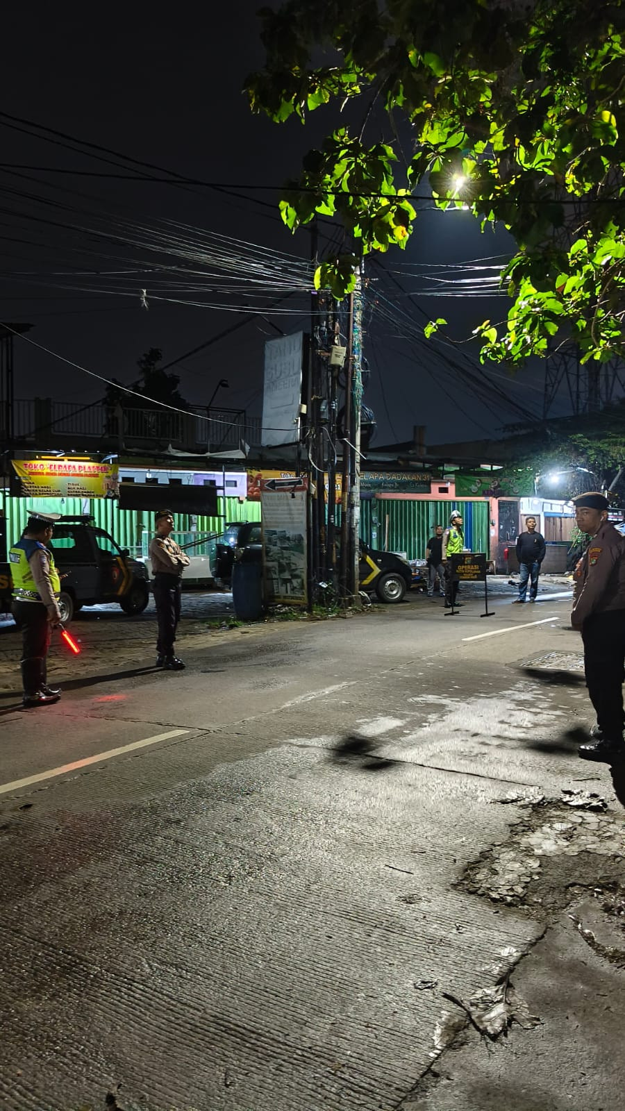 Kanit Reskrim Polsek Pondok Gede Pimpin Patroli dan Razia Stasioner Antisipasi Tawuran, Begal dan Kejahatan Jalanan