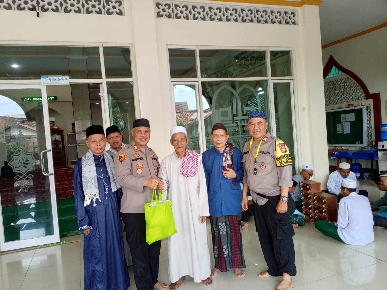 Silaturahmi Kamtibmas Kapolsek Bekasi Barat kunjungi Tokoh Agama Kranji