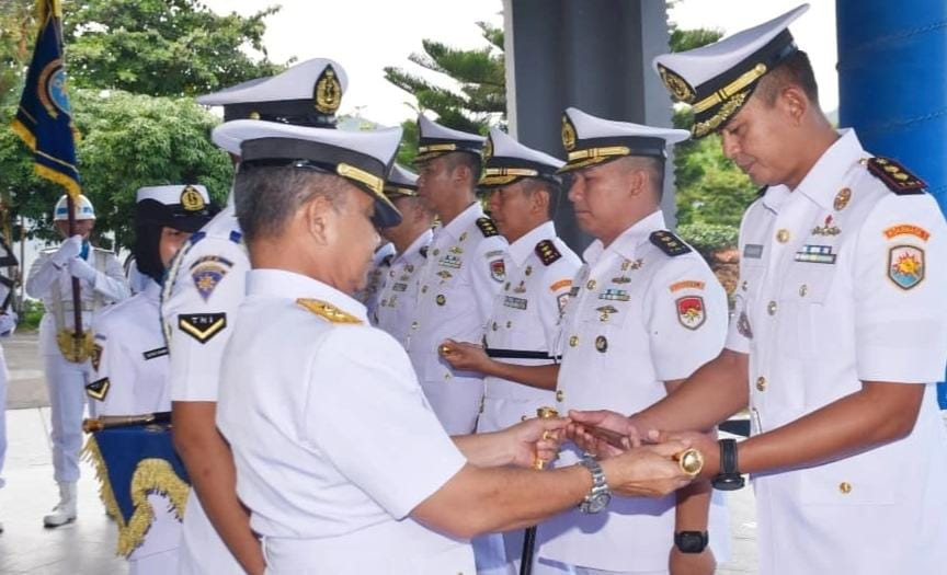 Dankodaeral II Padang Pimpin Serah Terima Jabatan Danlanal Bengkulu