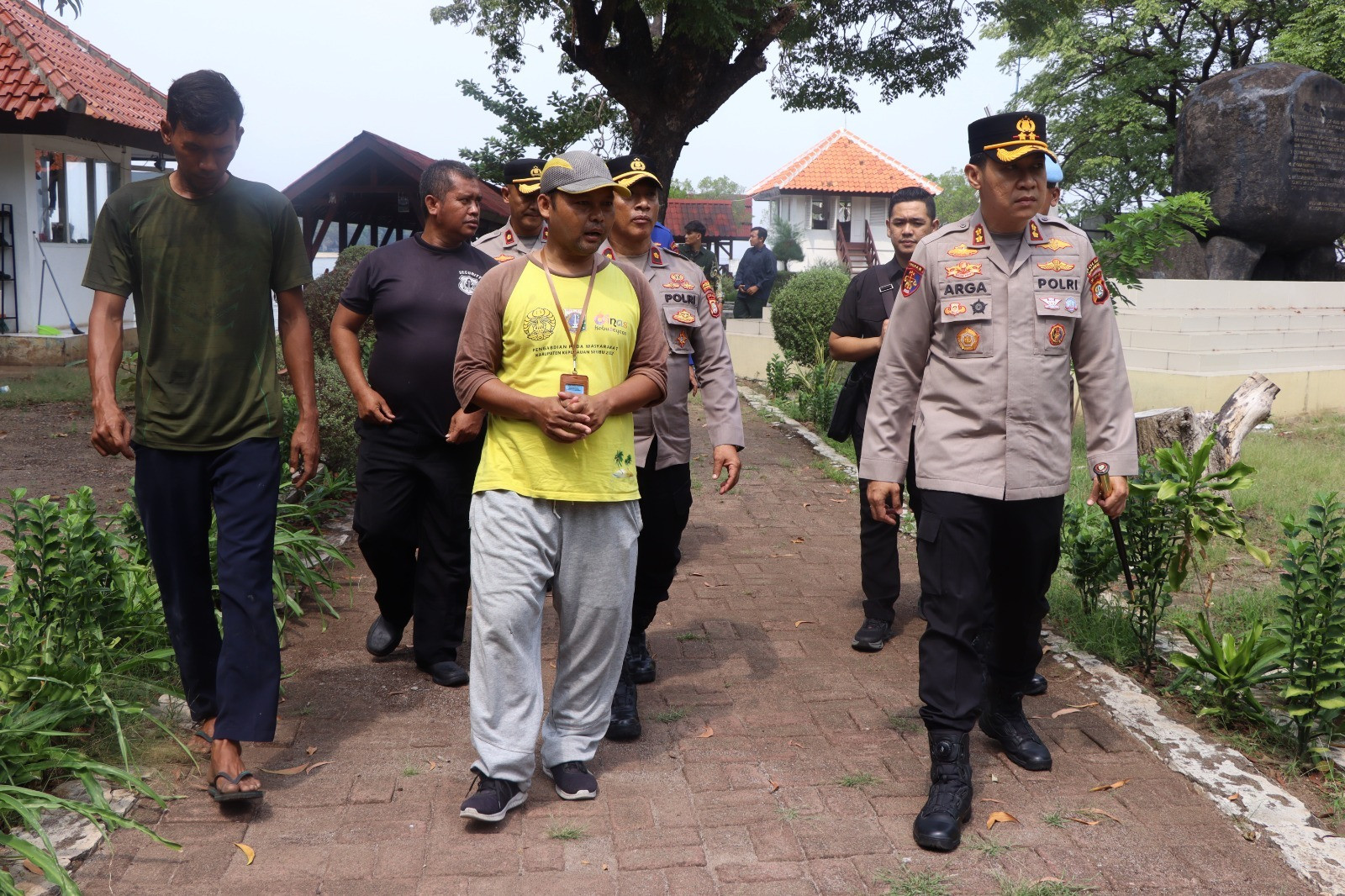 Kapolres Kepulauan Seribu Pimpin Langsung Jaga Jakarta On The Spot Kamtibmas di Pulau Untung Jawa, Sosialisasikan Layanan Polisi 110