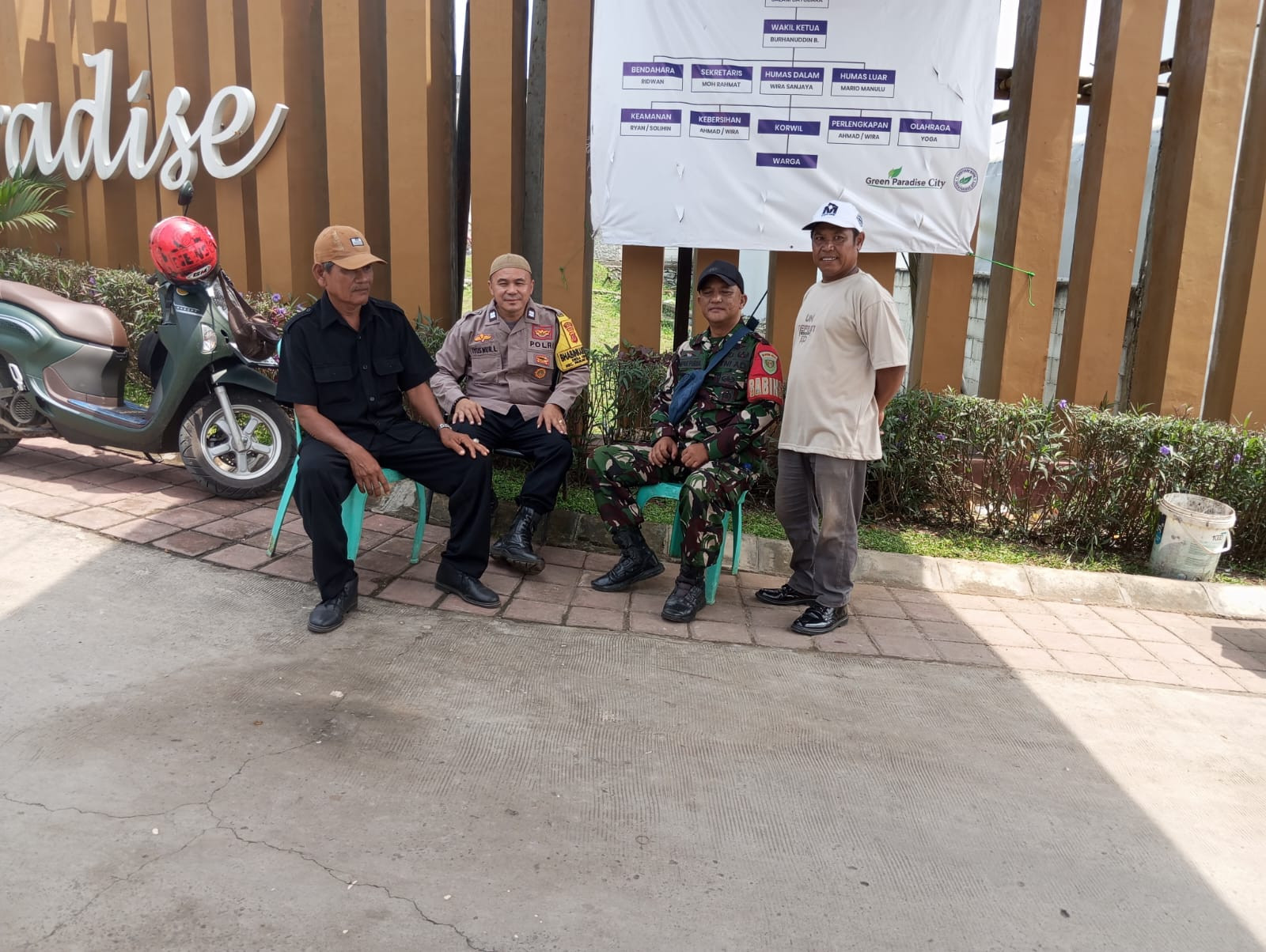 Bhabinkamtibmas Wilayah Hukum Polsek Parungpanjang Sambang Warga Berikan Pesan Kamtibmas