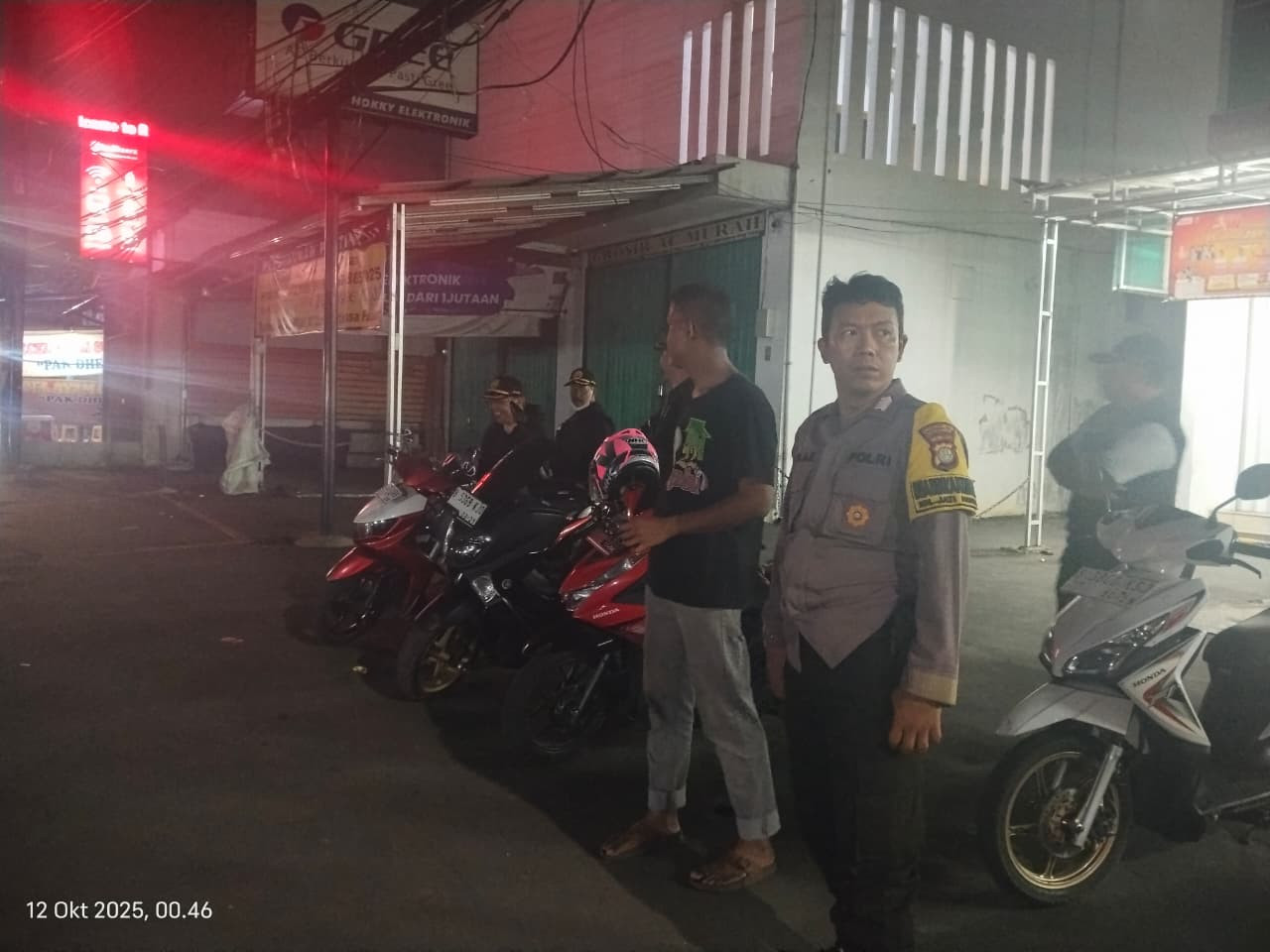 Jamin Keamanan Dini Hari, Bhabinkamtibmas dan Pokdarkamtibmas SS 29 Kuatkan Harkamtibmas di Jatimurni