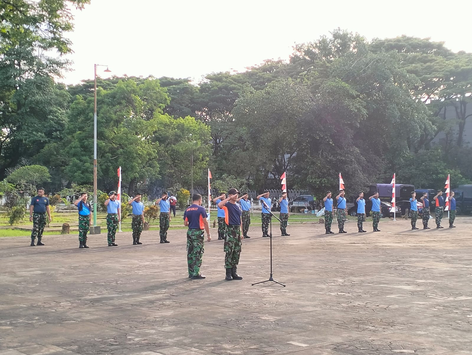Prajurit TNI AU Laksanakan Kurve di TMP Panaikang Makassar Jelang HUT Ke-79