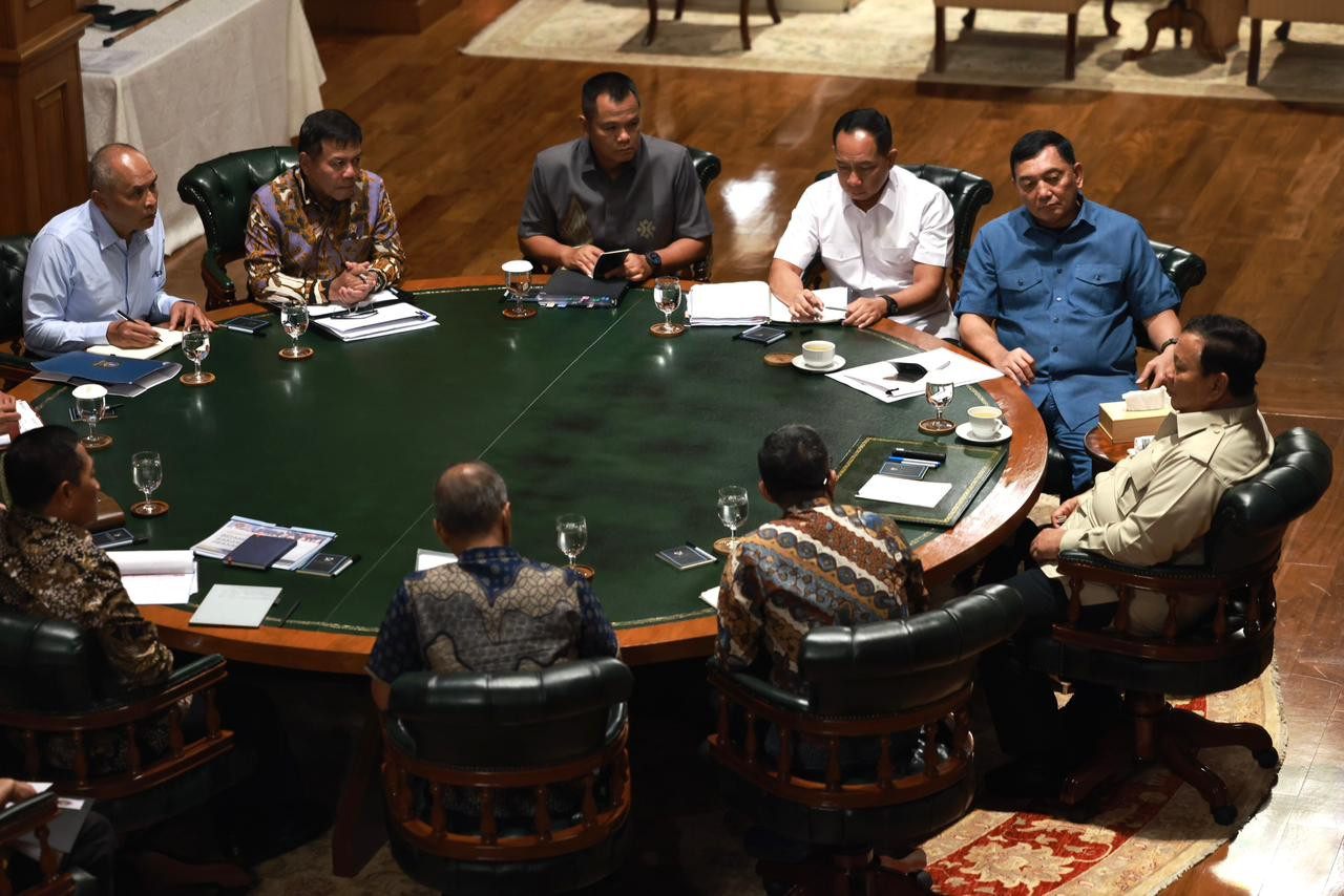 Prabowo Gelar Serangkaian Rapat Terbatas di Hambalang, Bahas Kampus STEM hingga Persiapan Mudik