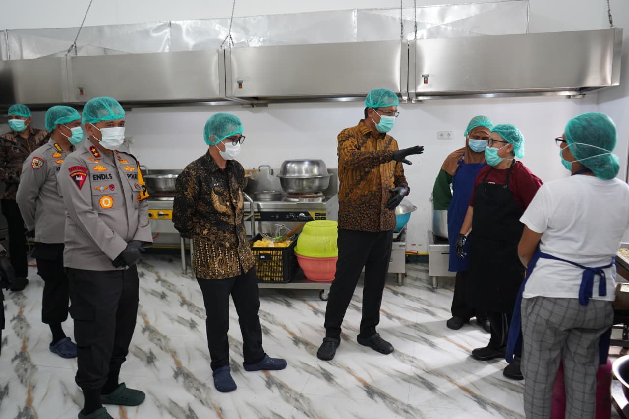 Tinjau Dapur SPPG Polda Sulteng, Menteri Hukum Puji Standar Kualitas Layak Jadi Contoh