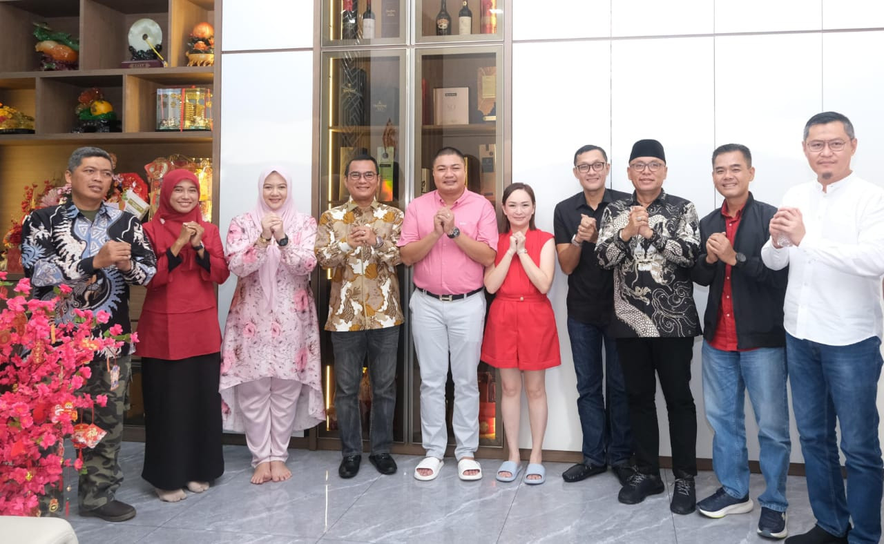 Danlanal Bintan Bersama Forkompimda Tanjungpinang Kunjungi Masyarakat Yang Merayakan Tahun Baru Imlek 2576/2025