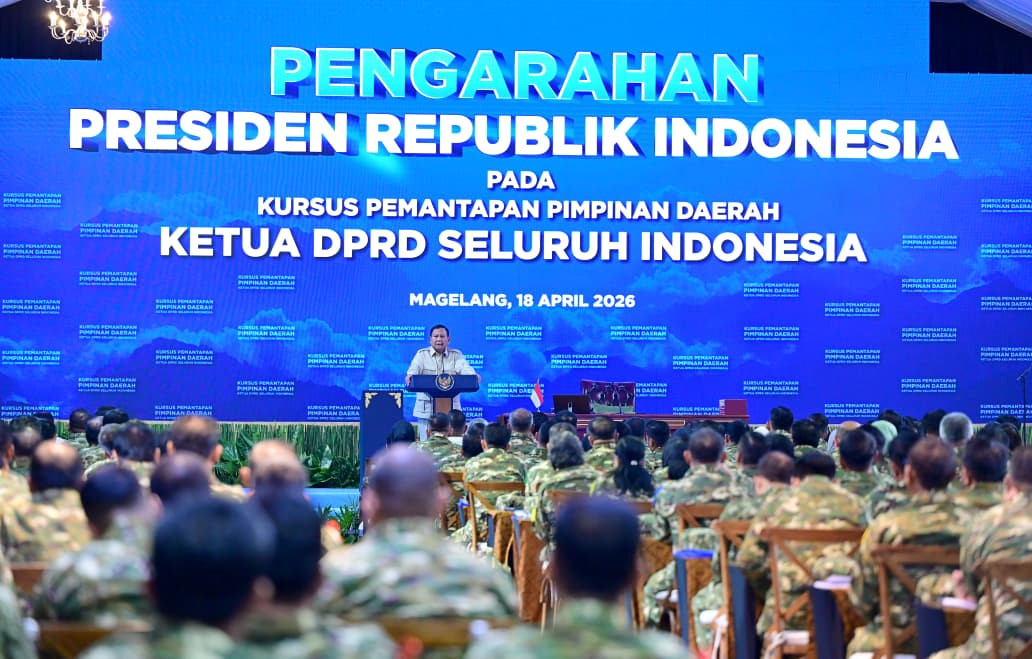 Panglima TNI Dampingi Presiden RI Berikan Pengarahan kepada Ketua DPRD Seluruh Indonesia