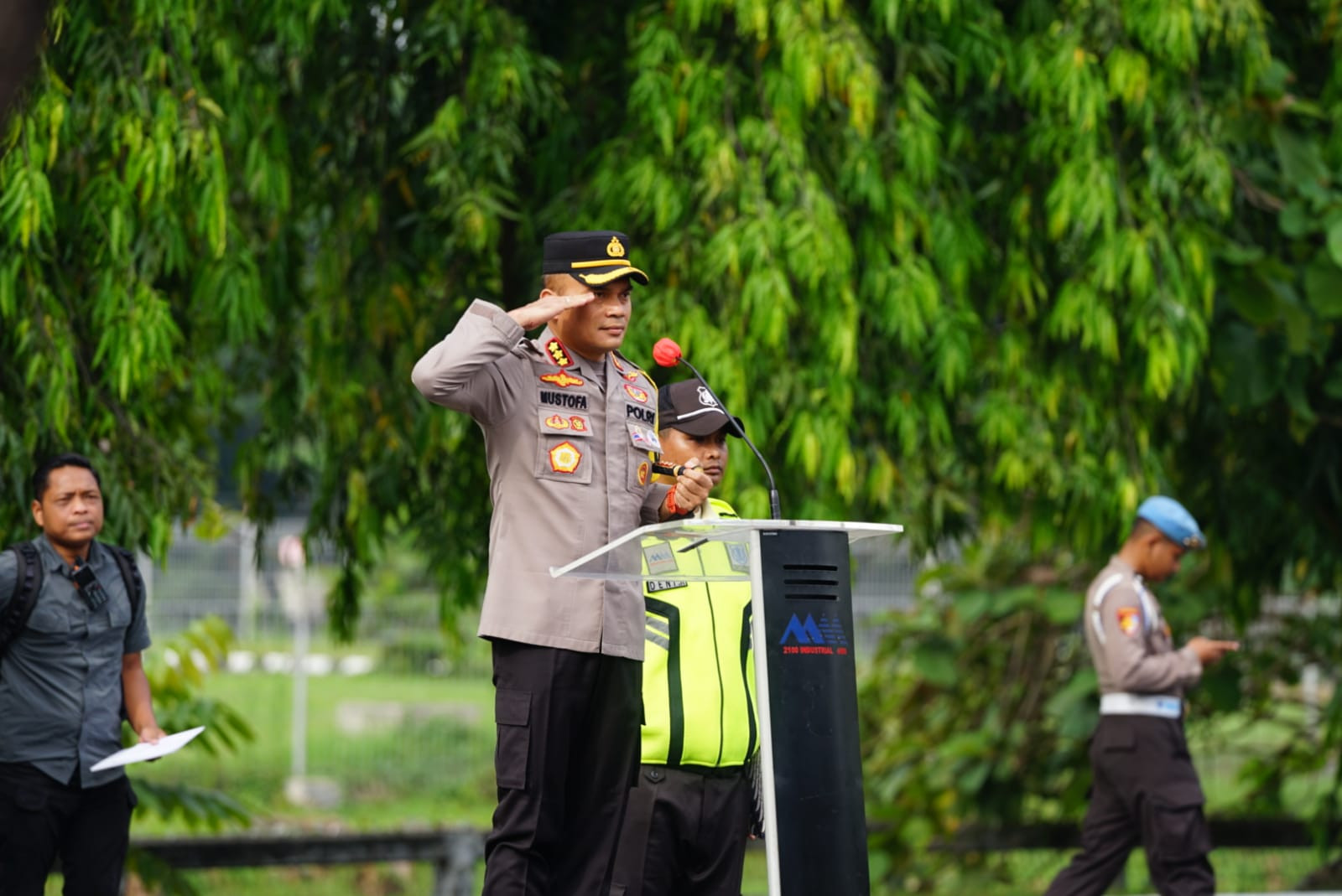 Kapolres Metro Bekasi Dorong Sinergi Satpam dalam Apel Bersama di Kawasan Industri MM2100