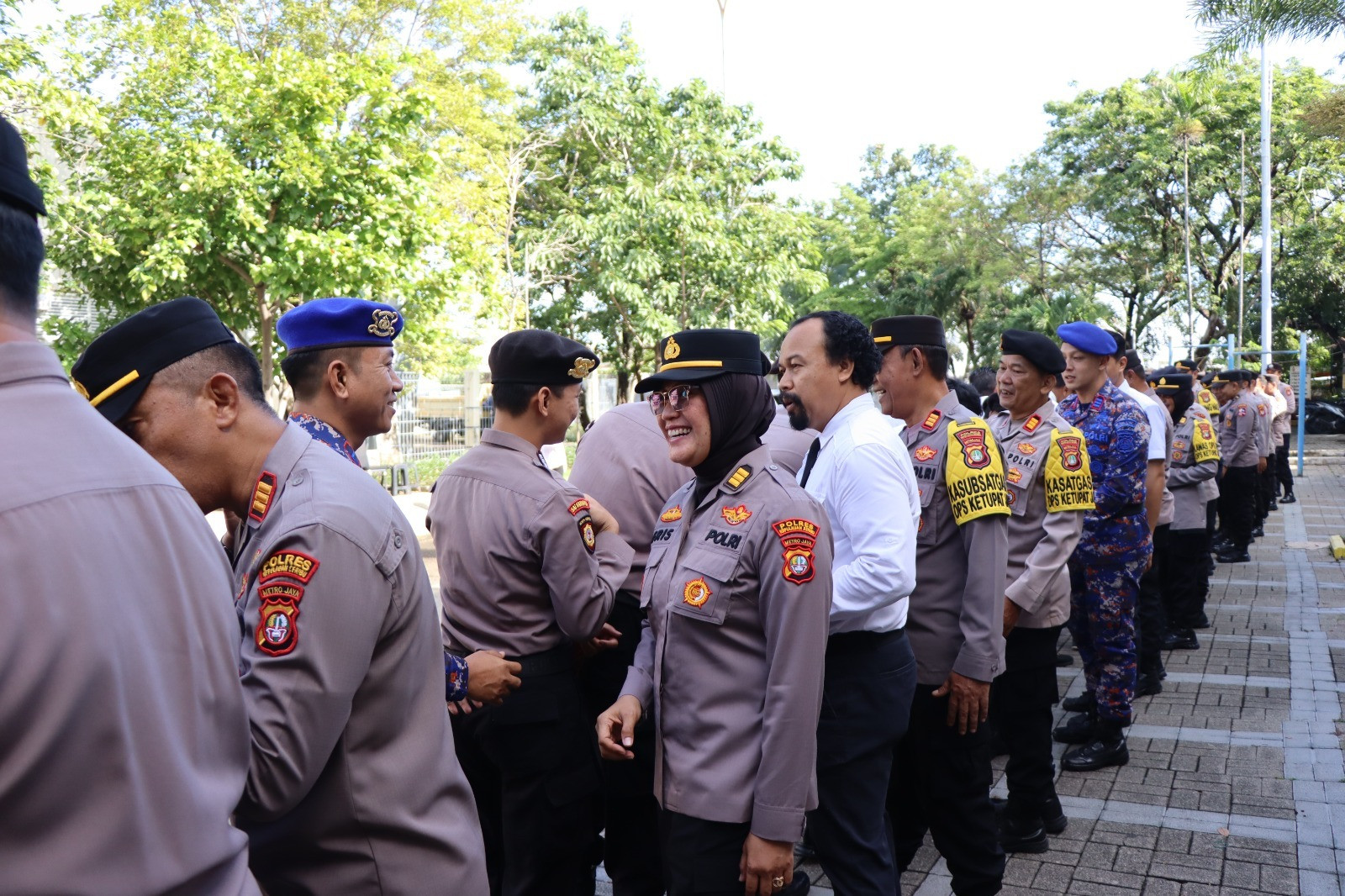 Kapolres Kepulauan Seribu Gelar Halal Bihalal Bersama Anggota dalam Suasana Idul Fitri 2025