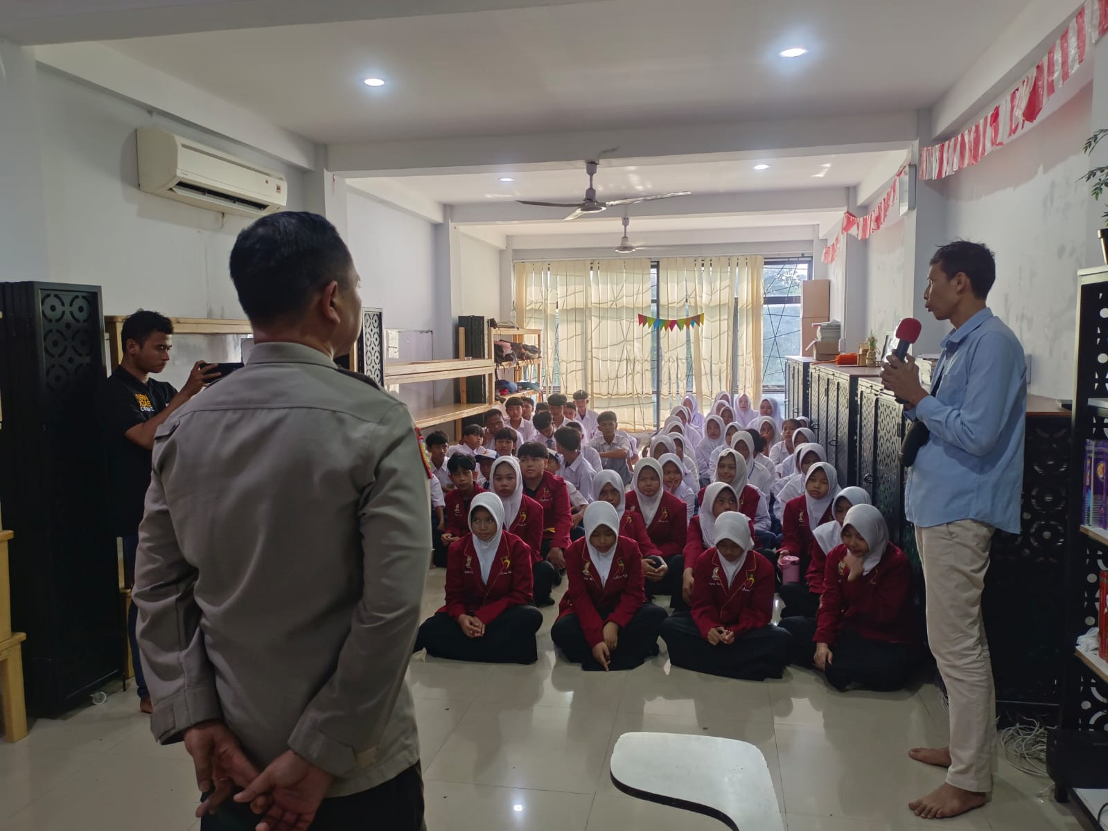 MPLS PKBM Mutiara Hati, Polsek Metro Penjaringan Tanamkan Disiplin dan Tolak Tawuran