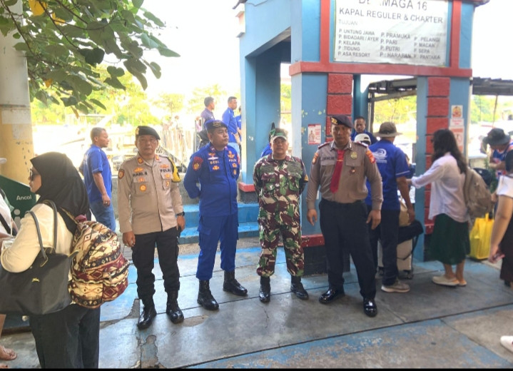 Polres Kepulauan Seribu Amankan Keberangkatan Wisatawan di Marina Ancol, Ingatkan Soal Keselamatan dan Cuaca Buruk