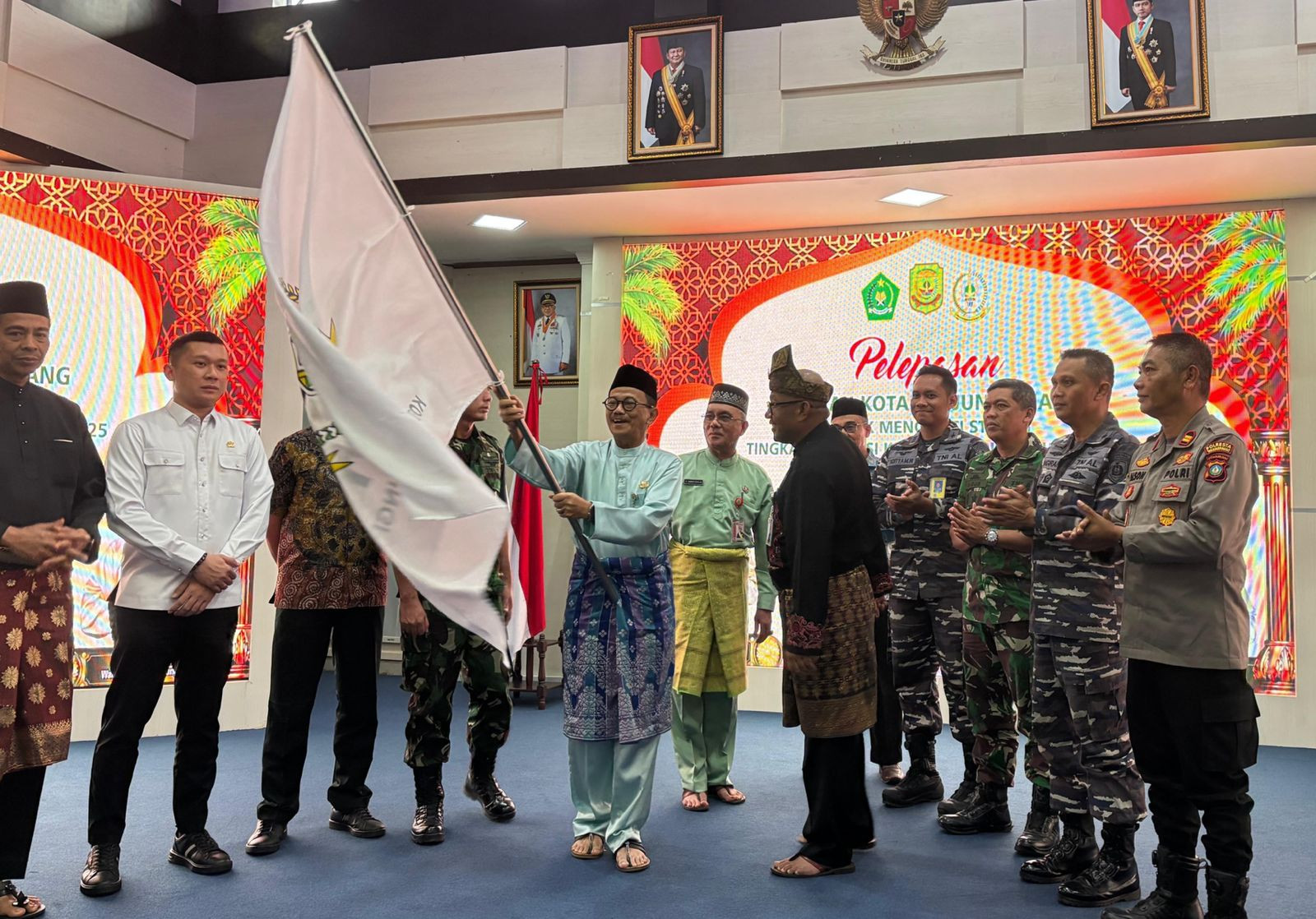 Danlanal Bintan Turut Melepas Kafilah Tanjungpinang Mengikuti MTQH XI Tahun 2025
