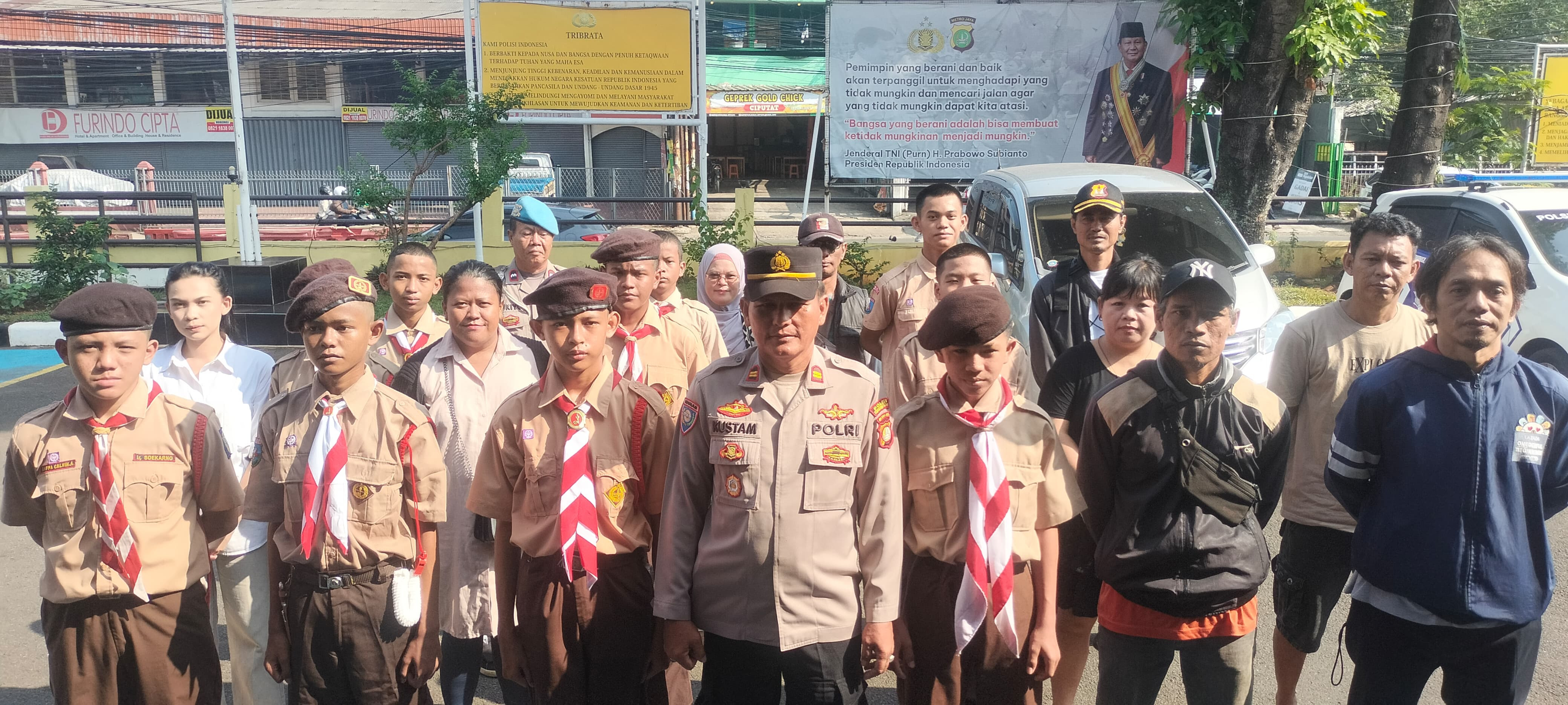 Polsek Ciputat Timur Gelar Pembinaan Karakter bagi 10 Pelajar Terlibat Tawuran, Diseragamkan Pramuka