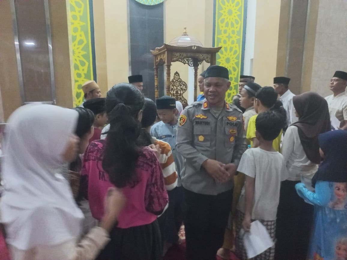 Polsek Pademangan Gelar Tarawih Keliling di Masjid Miftahul Jannah