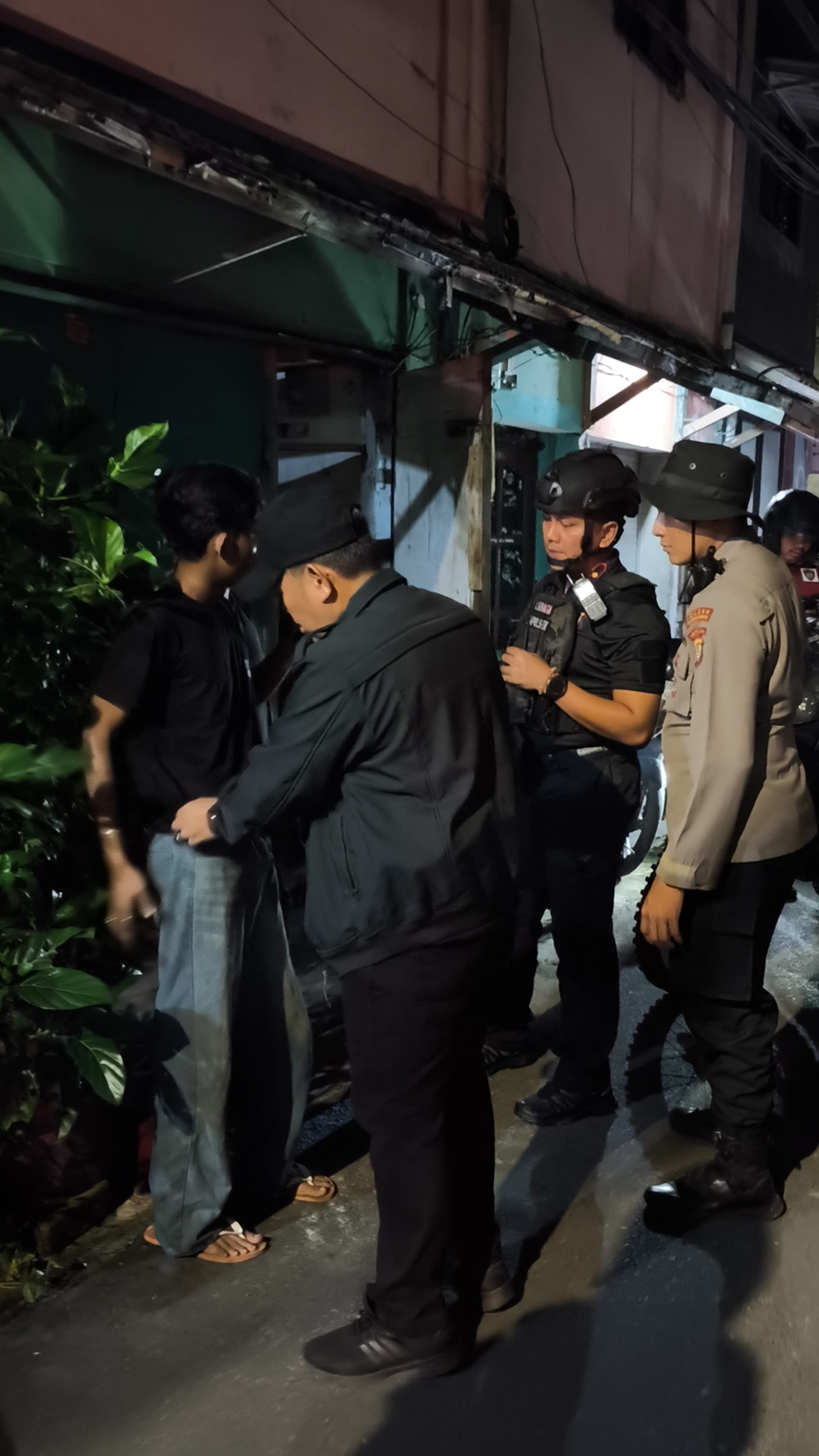 Polsek Pademangan Gelar Apel dan Patroli KRYD Bersama Masyarakat, Antisipasi Tawuran dan Balap Liar