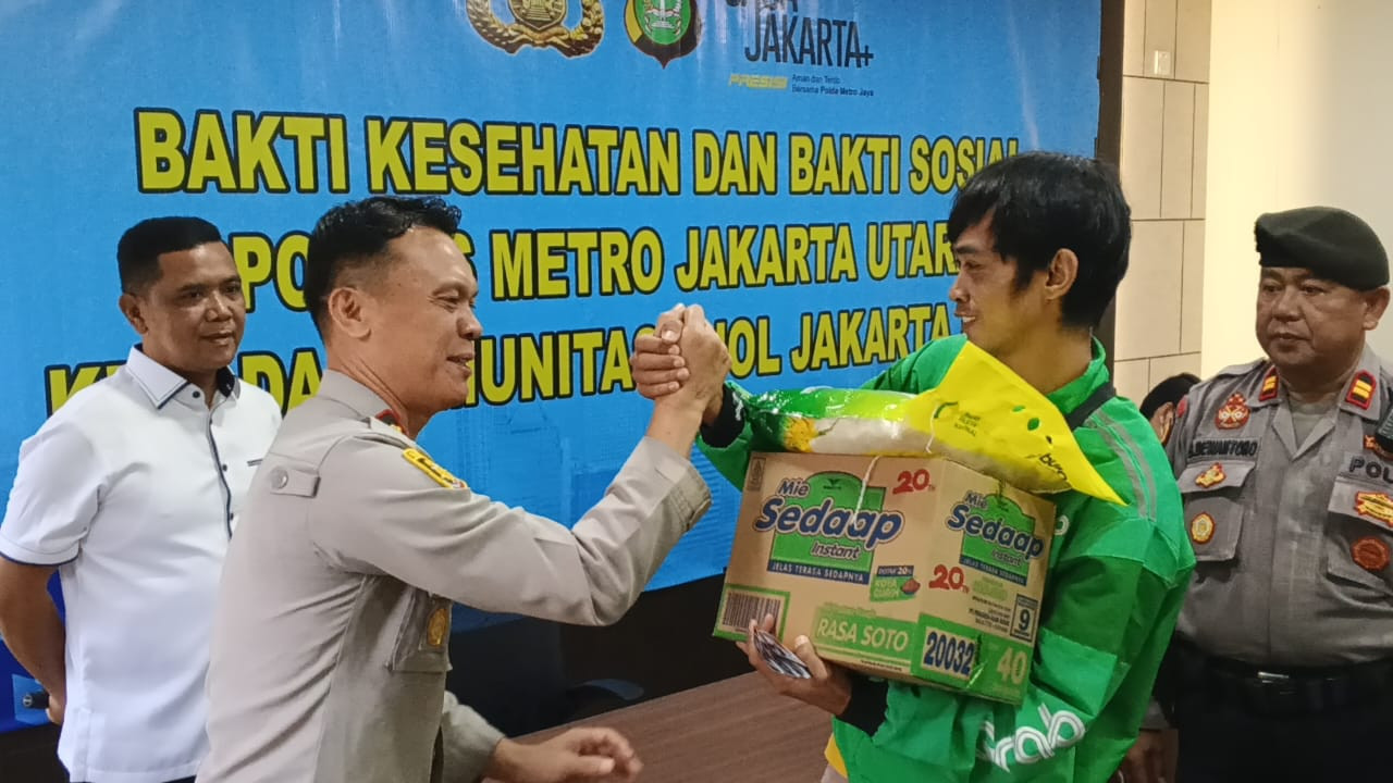 Bhakti Kesehatan dan Bhakti Sosial Polsek Metro Penjaringan Bersama Komunitas Ojol Jakut