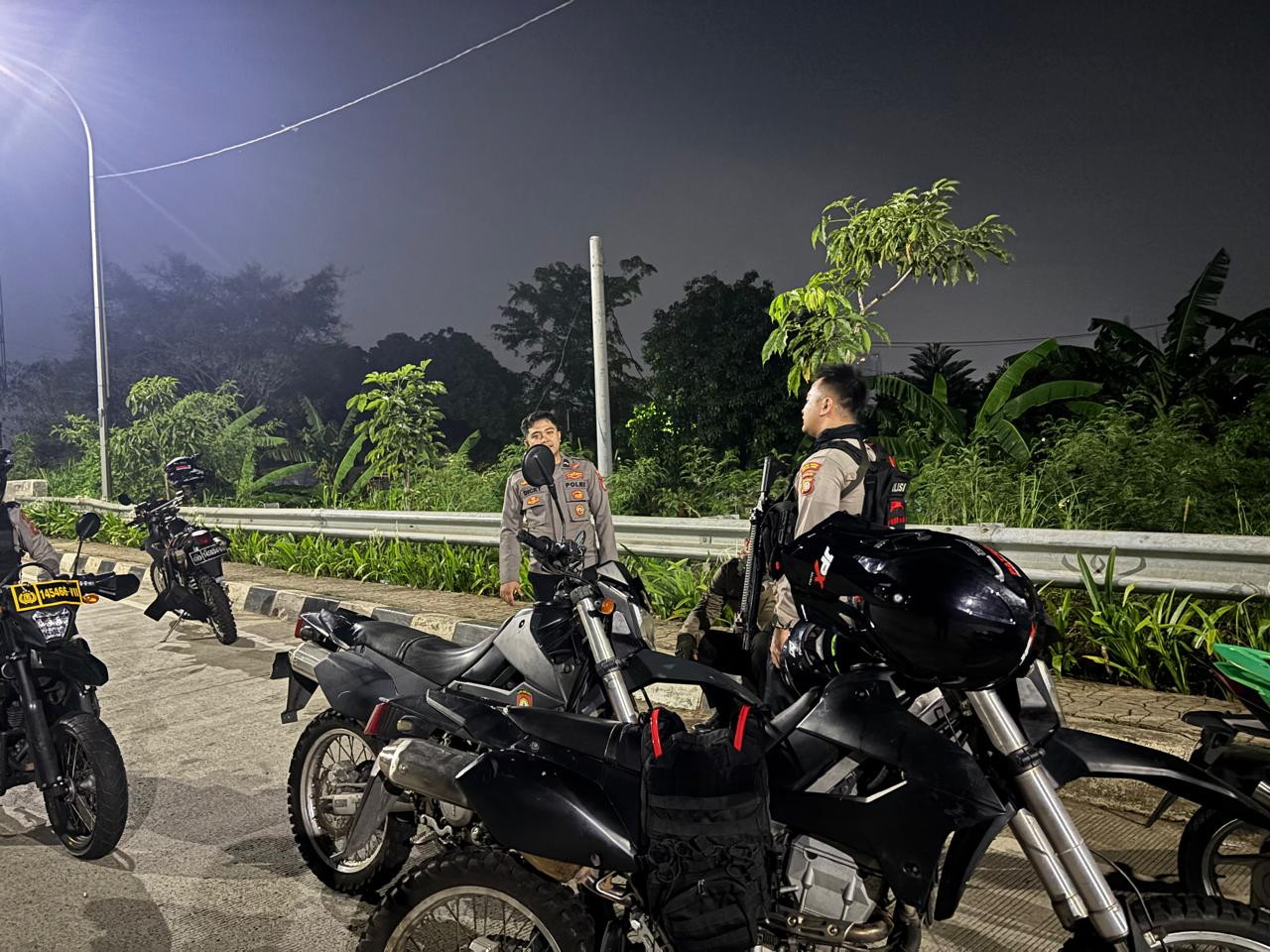 Polisi Perintis Presisi Polres Metro Bekasi Kota Gelar Patroli Pastikan Keamanan Warga di Dini Hari