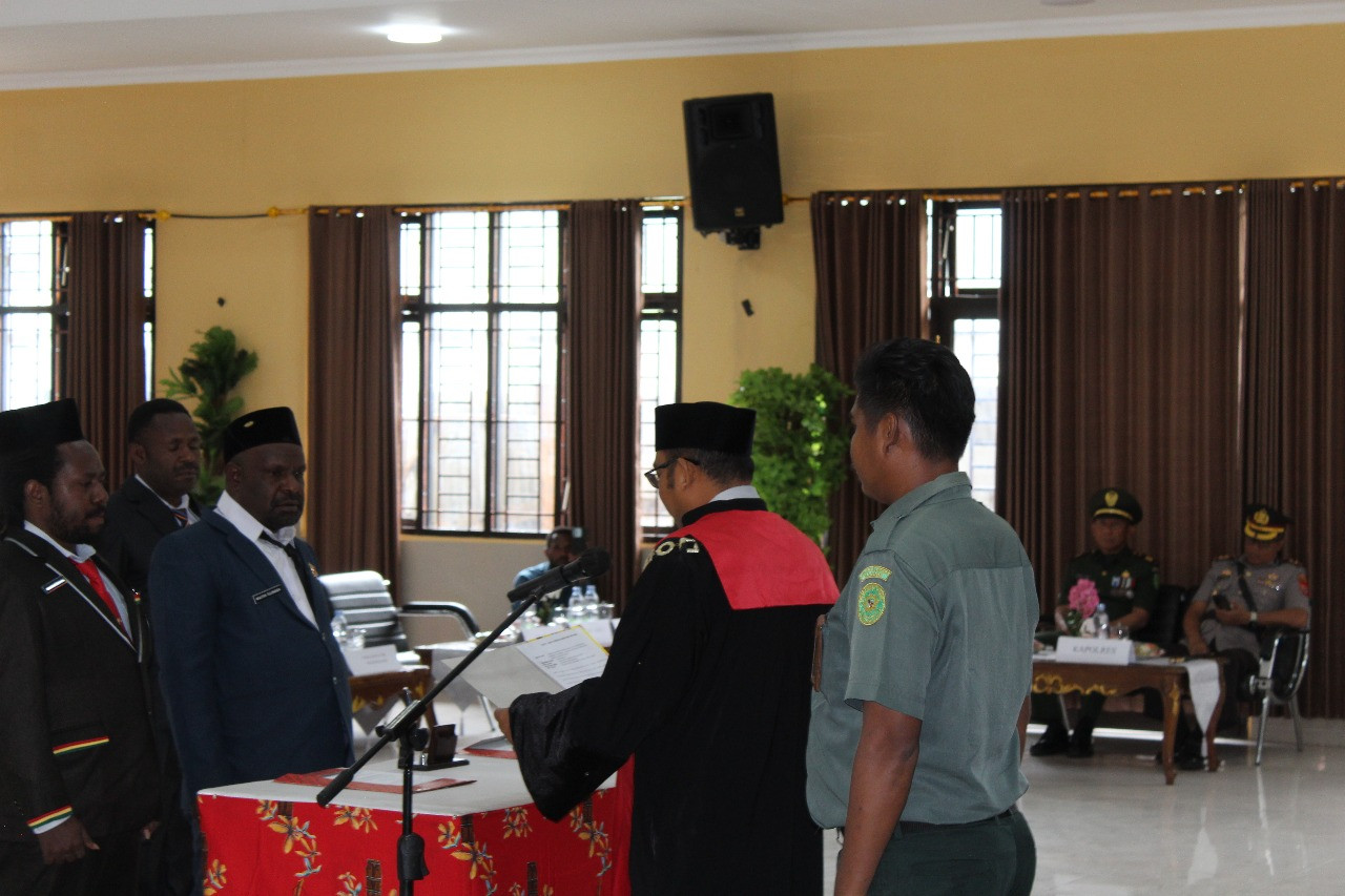 Kodim 1714/Puncak Jaya Hadiri Rapat Paripurna Istimewa Pelantikan Anggota DPRK Masa Jabatan 2024–2029