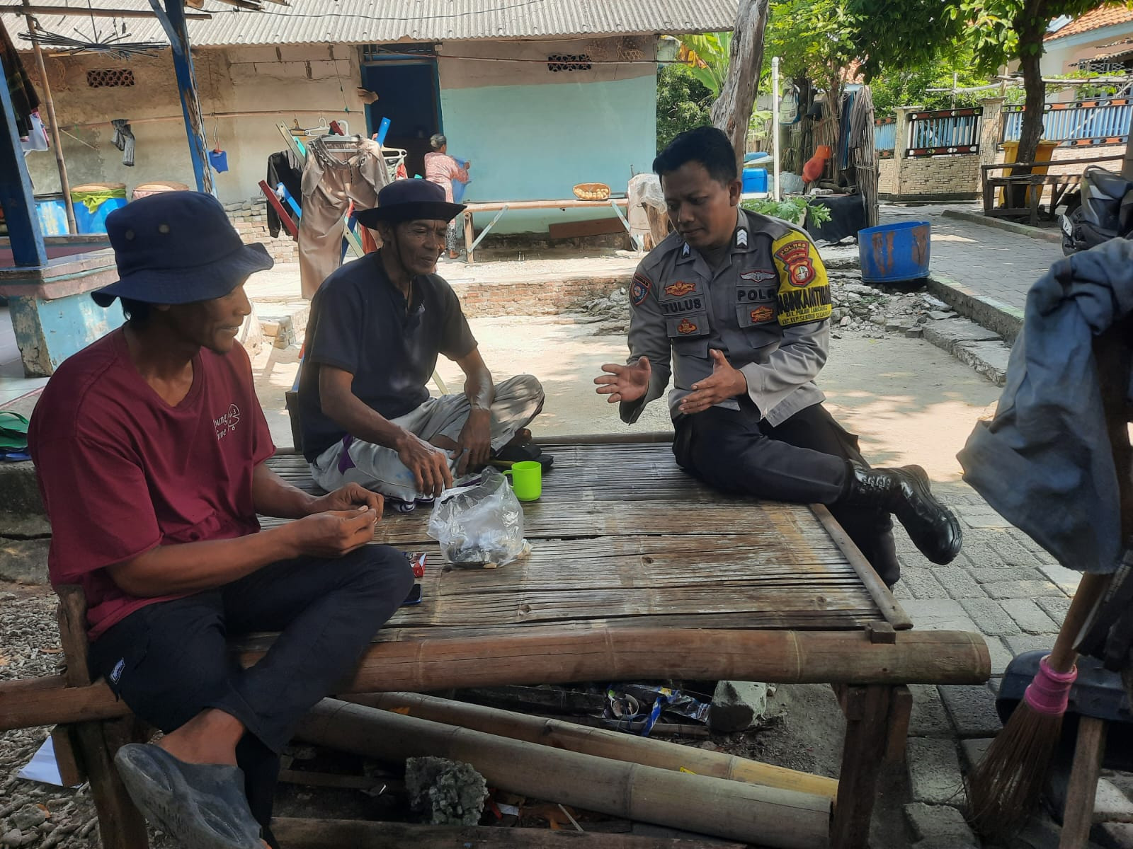 Bhabinkamtibmas Pulau Lancang Sambang Warga Melalui Jakarta On The Spot, Sosialisasikan Layanan Polri 110