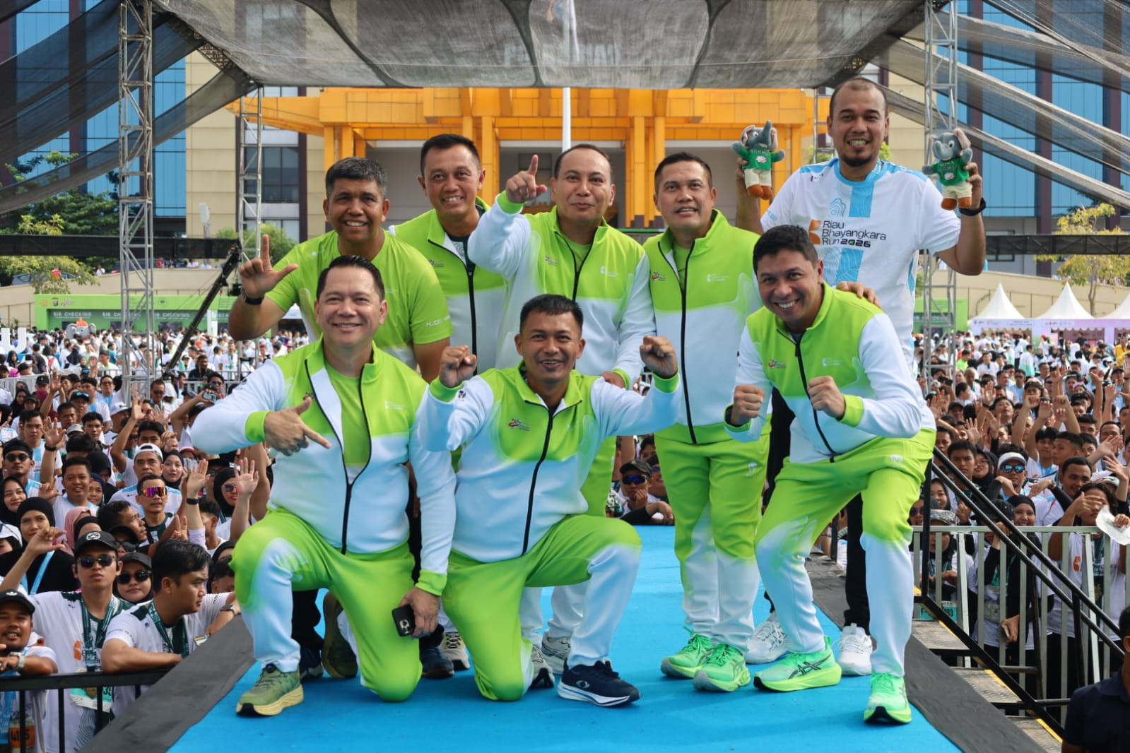 Komandan Bersama Prajurit Lanal Dumai Meriahkan Riau Bhayangkara Run 2026, Perkokoh Soliditas TNI-Polri Wujudkan Riau Yang Sehat, Hijau dan Lestari
