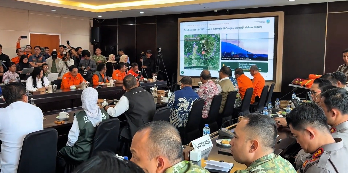 Pemerintah Perkuat Penanganan Karhutla di Gunung Bromo hingga Ijen, Water Bombing dan OMC Ditambah