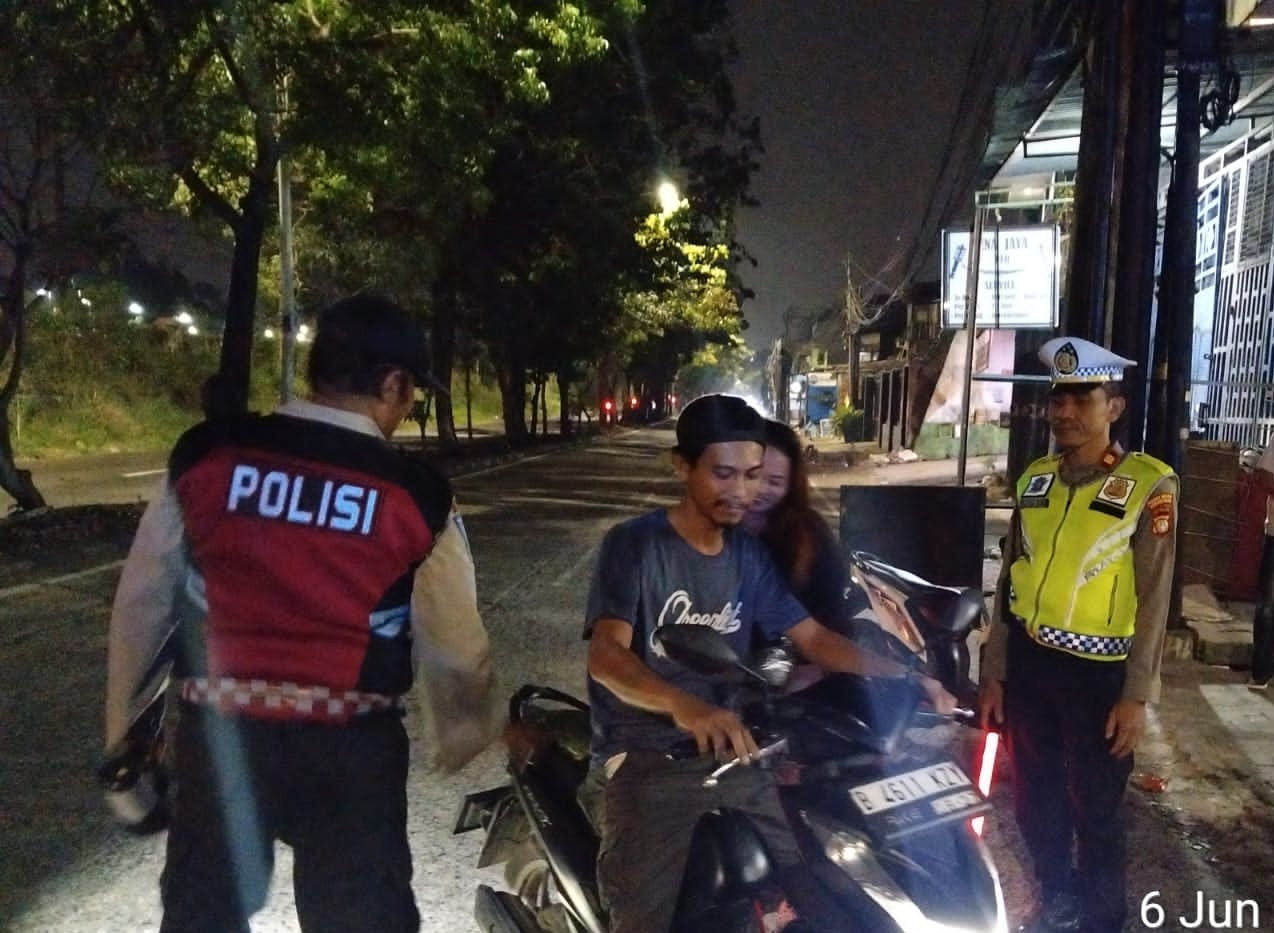 Cegah Tawuran Polsek Bekasi Barat Gelar Razia Stasioner dan Patroli Mobile