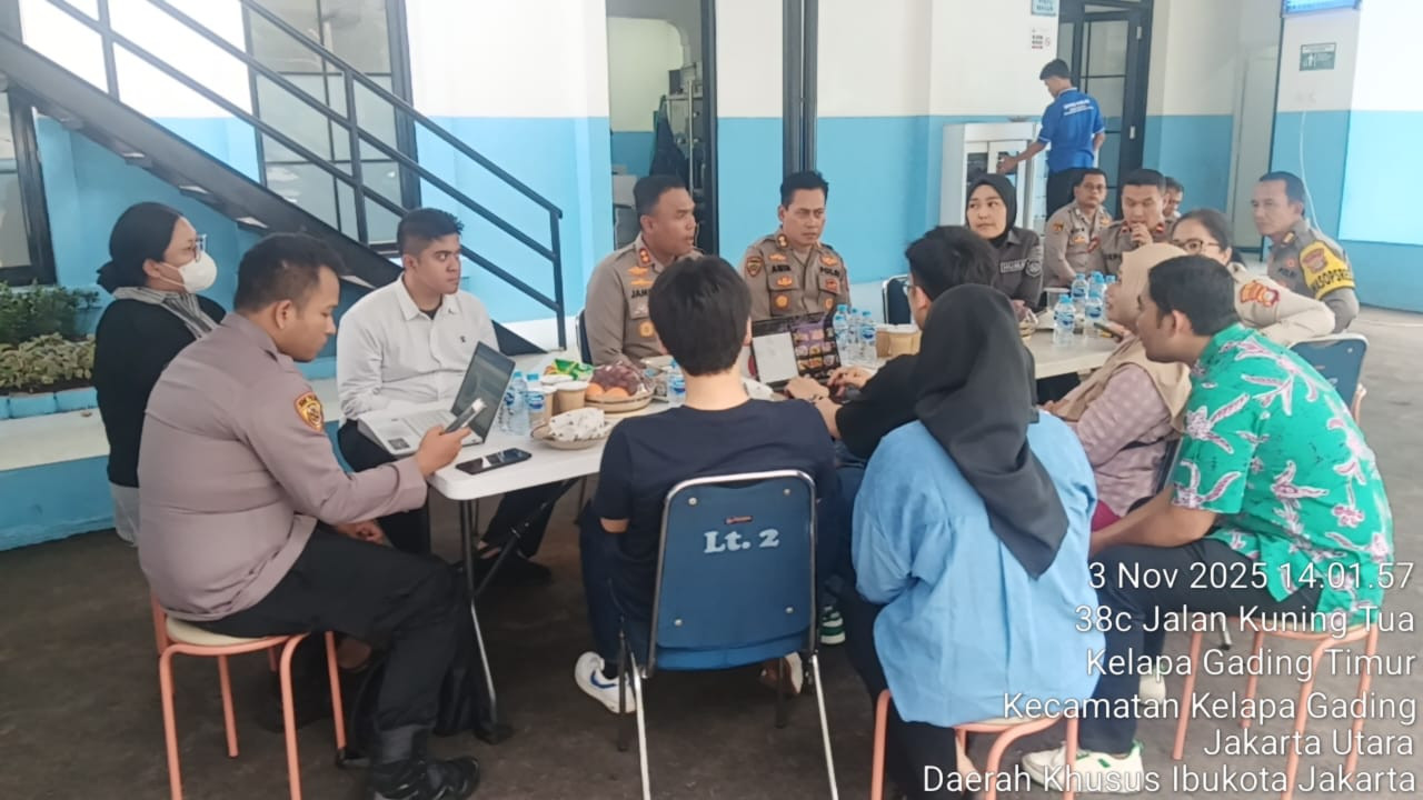 Wakapolres Metro Jakarta Utara Tinjau SPPG Polri Pegangsaan Dua, Bahas Persiapan Lomba Menu Terbaik