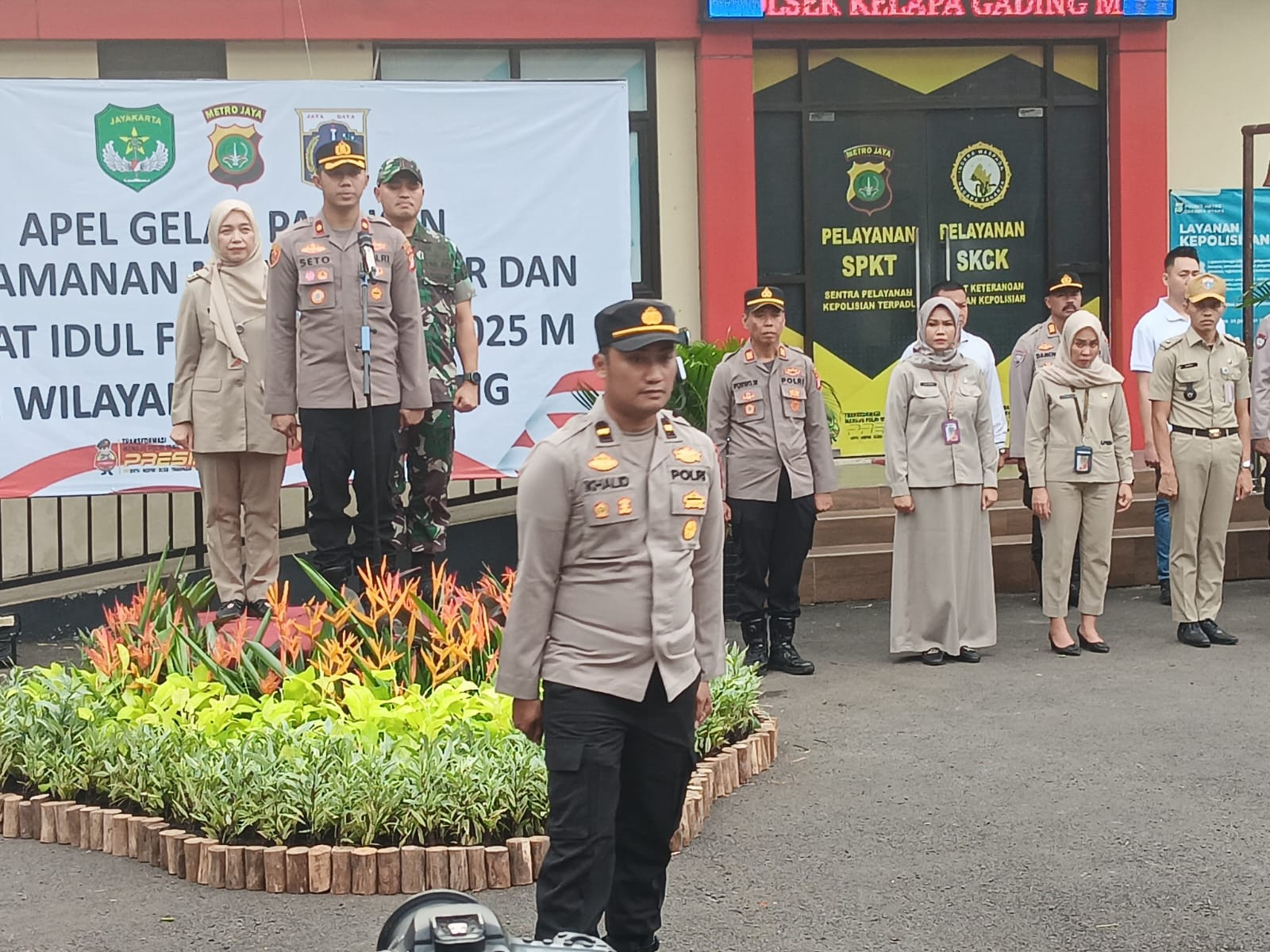 Apel Gelar Pasukan Pengamanan Malam Takbir dan Sholat Idul Fitri 1446 H di Polsek Kelapa Gading Berjalan Lancar